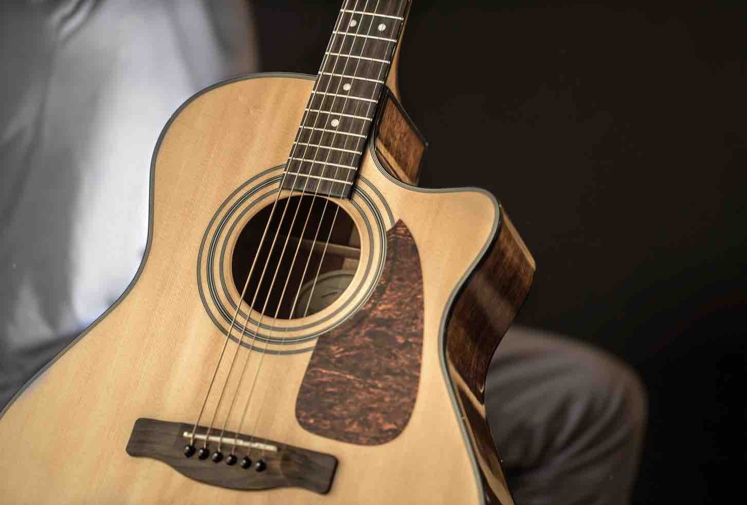 Top 10 best songs to play on an acoustic guitar