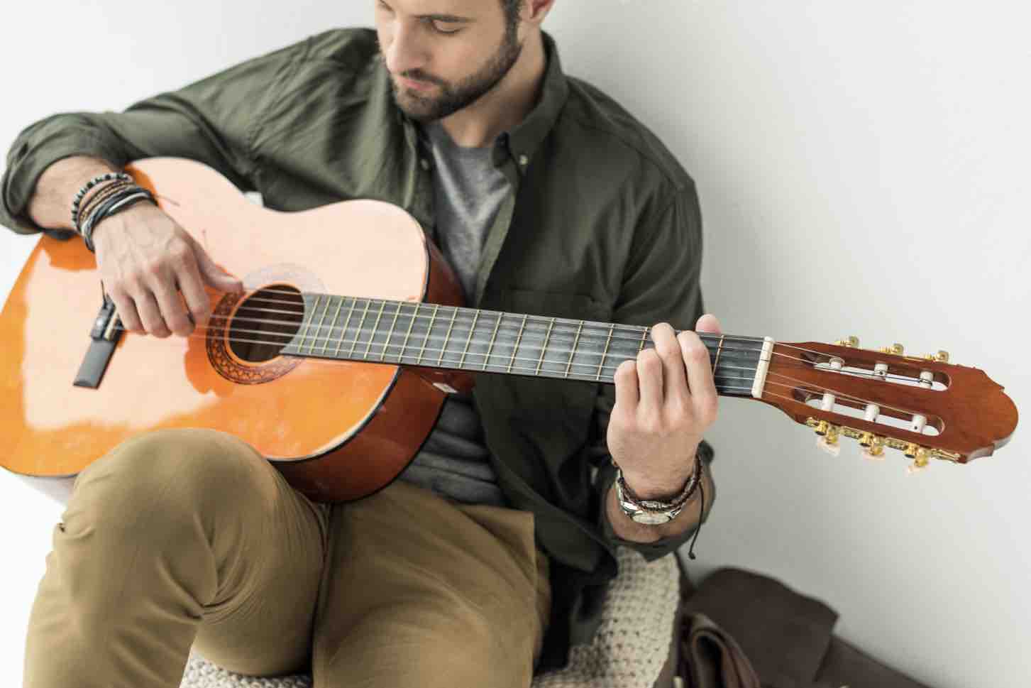 5 Essential Guitar Tips for Beginners