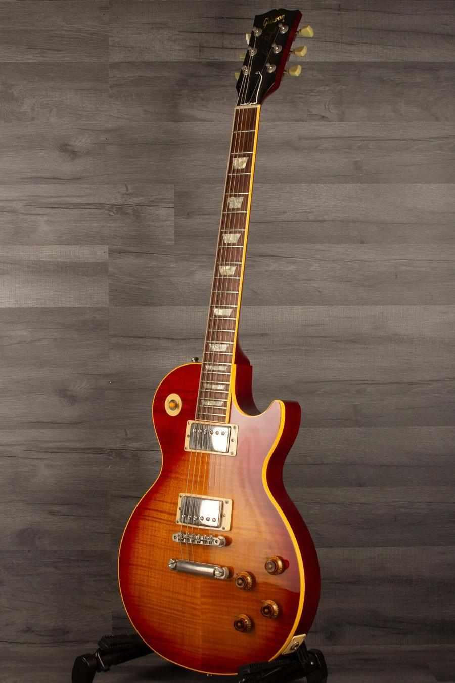 USED - Gibson 1991 Les Paul Promo '59 in excellent condition with flame top and original case.