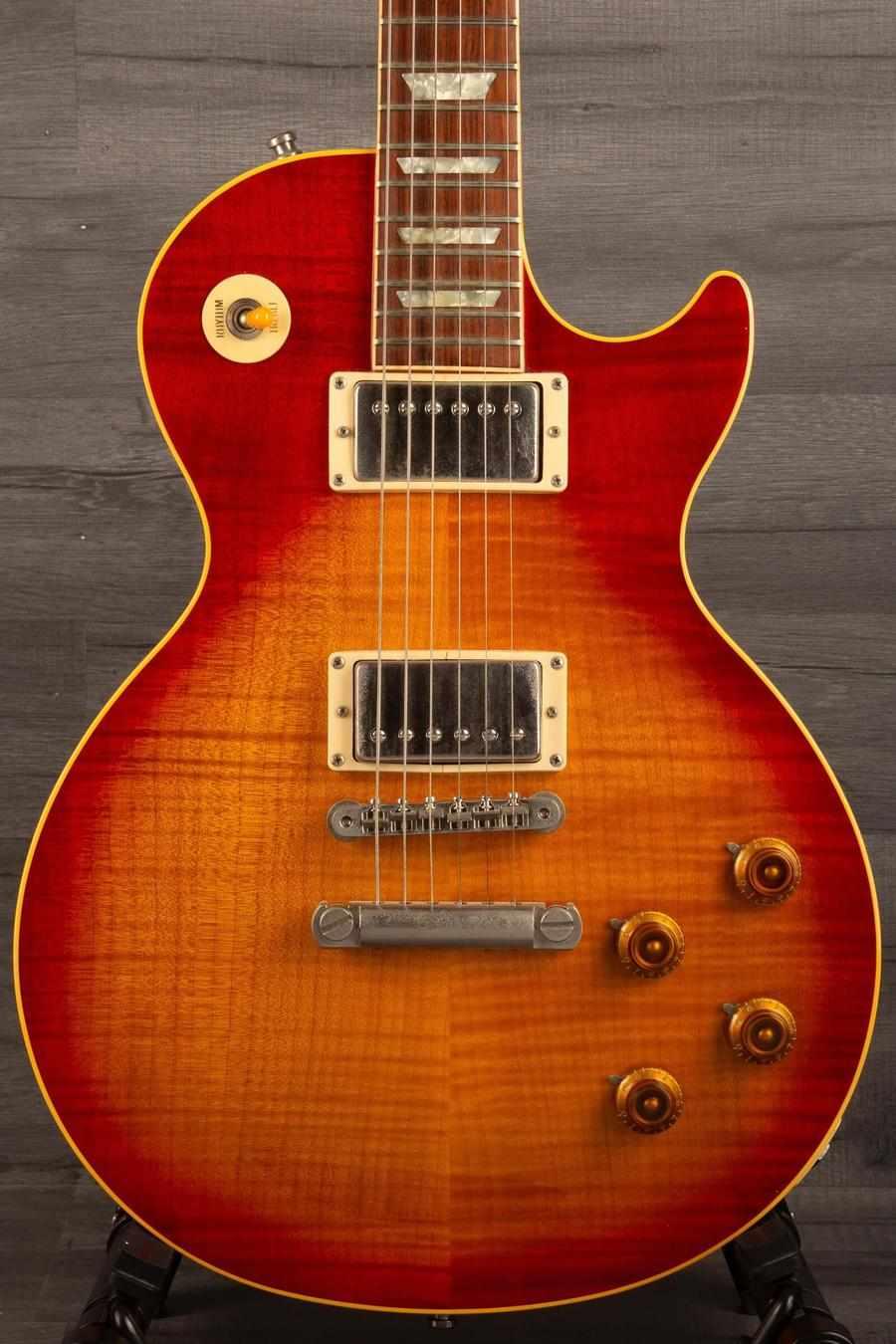 USED - Gibson 1991 Les Paul Promo '59 with incredible flame top and original case, excellent condition.