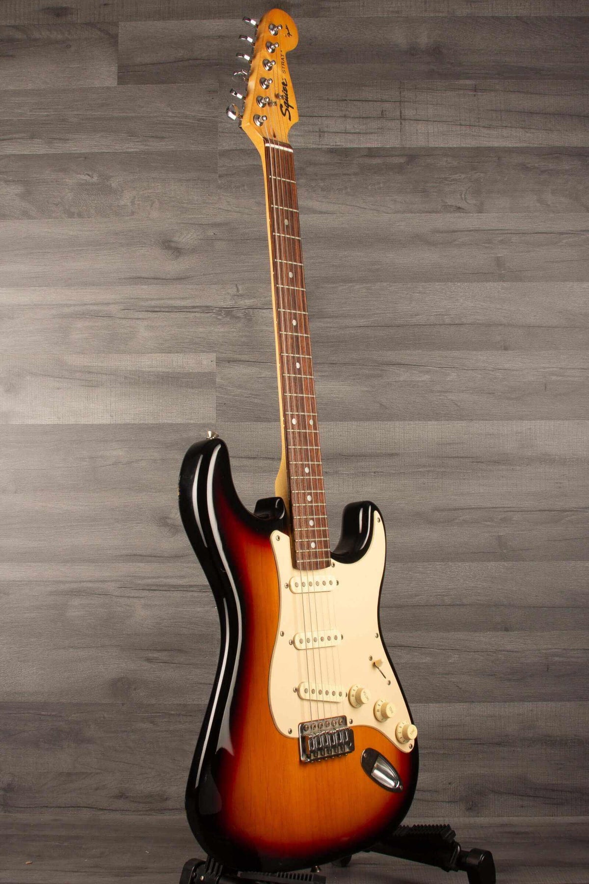 USED - Squier Stratocaster s/b in good condition with rosewood board and matte maple neck.