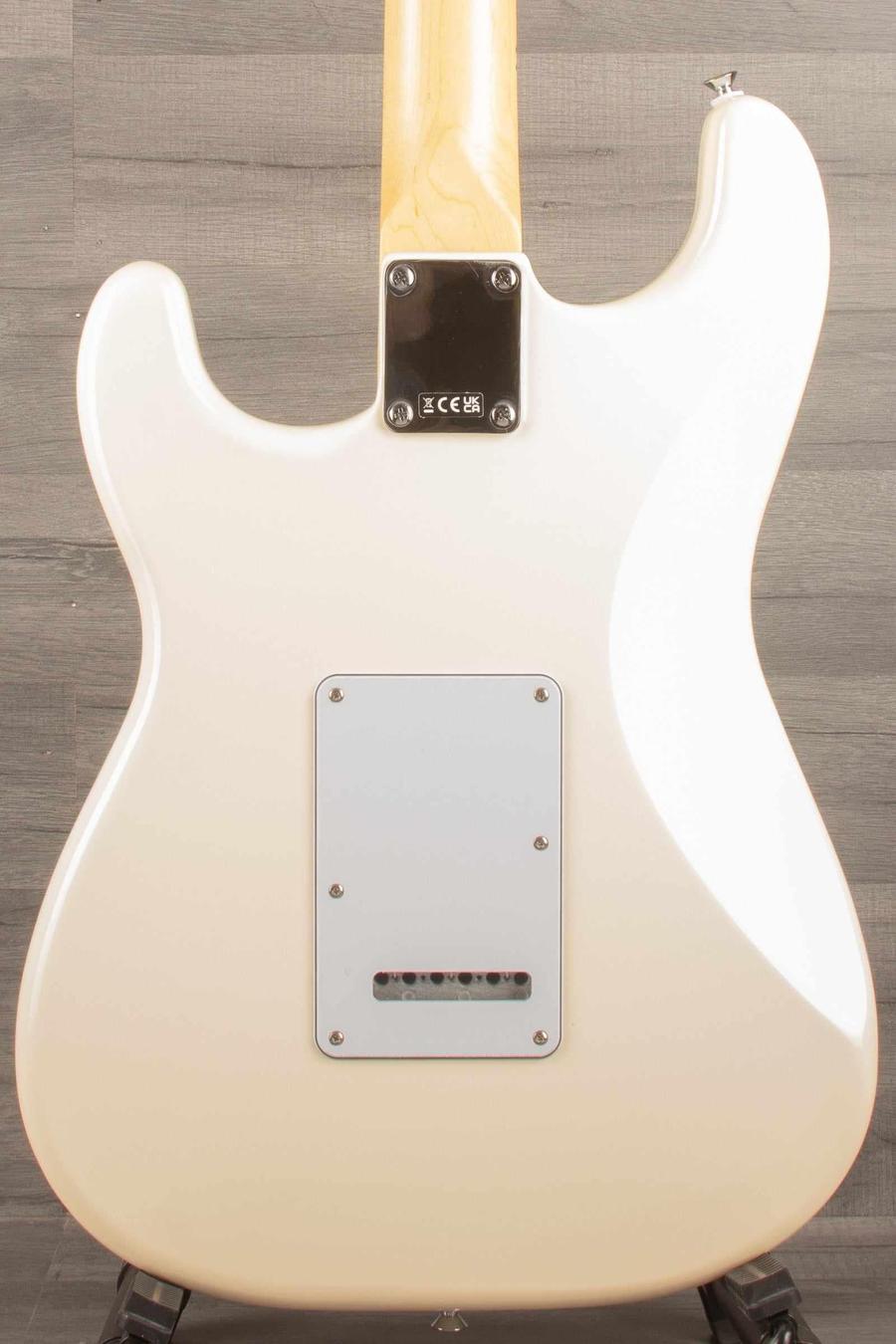 Fender Standard Stratocaster® Olympic white - MusicStreet