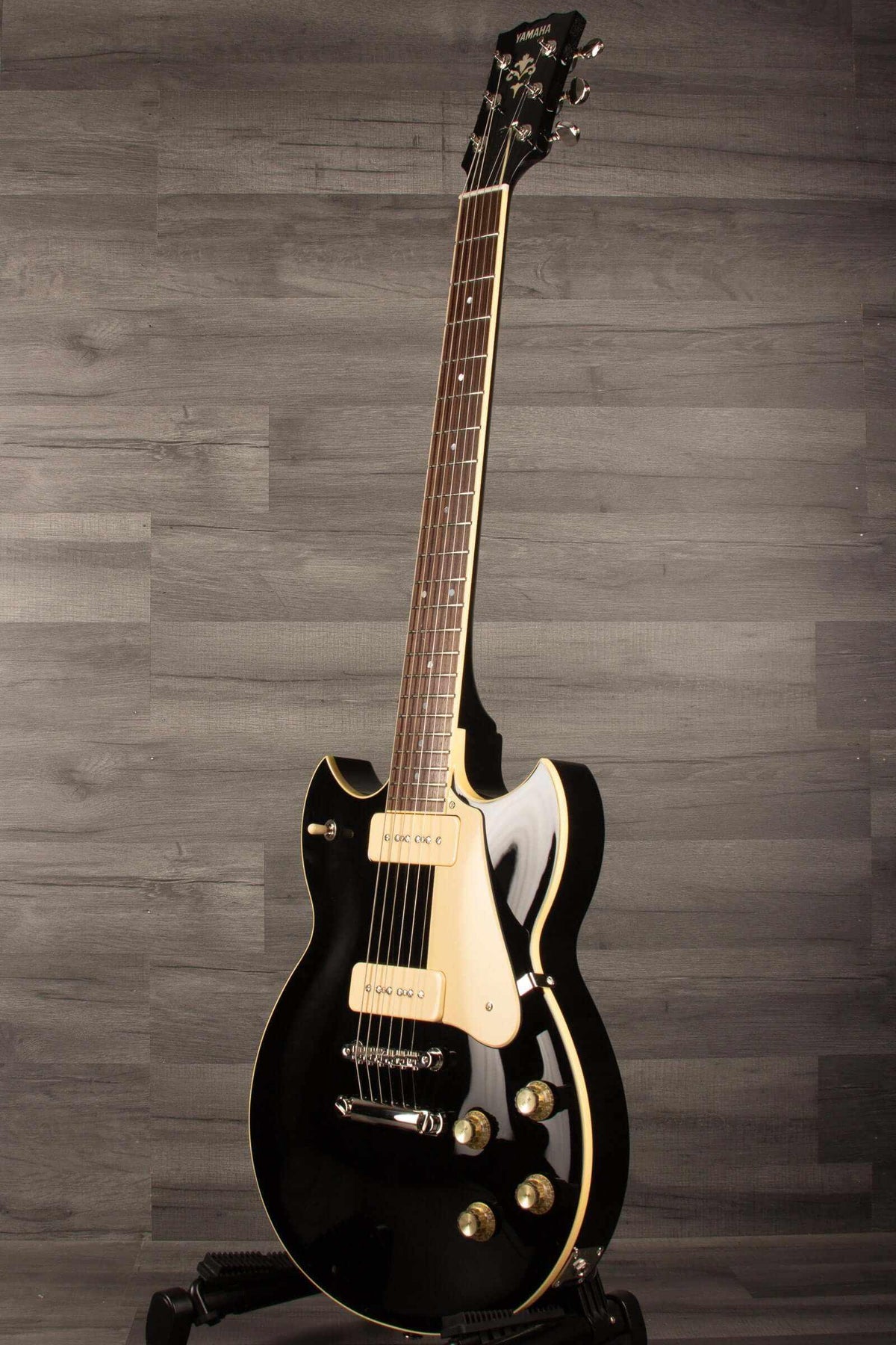 B-stock Yamaha SG1802 Black - Premium Electric Guitar with refinished neck and sleek vintage design.