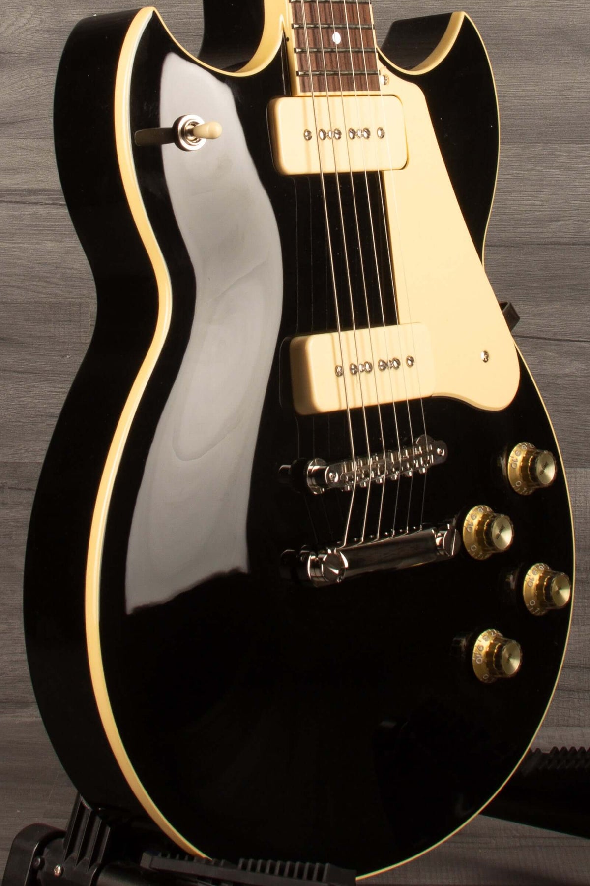 B-stock Yamaha SG1802 Black - Premium Electric Guitar with a sleek design and vintage styling.