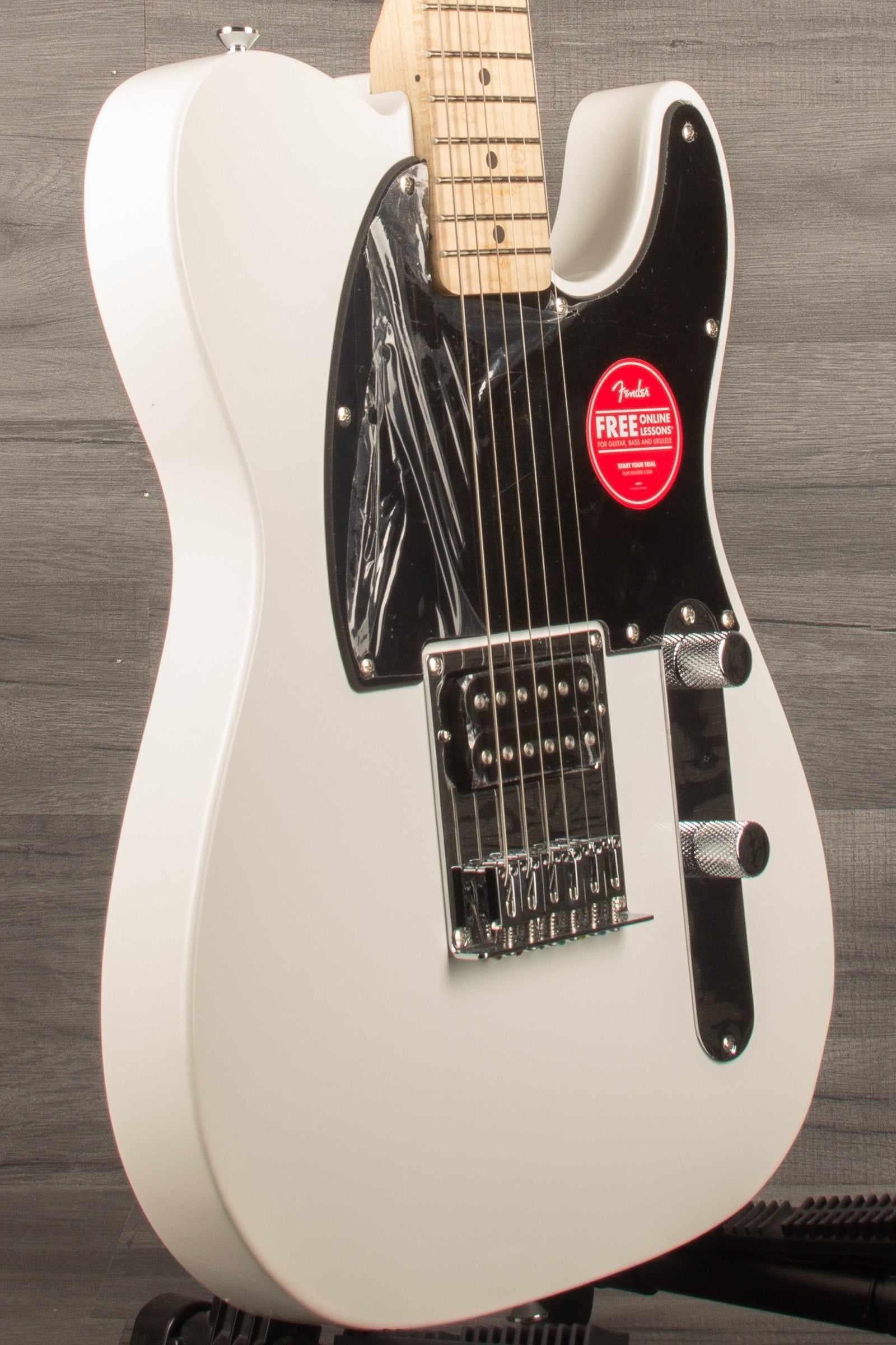 Squier Sonic® Esquire® H, Maple Fingerboard, Black Pickguard, Arctic White