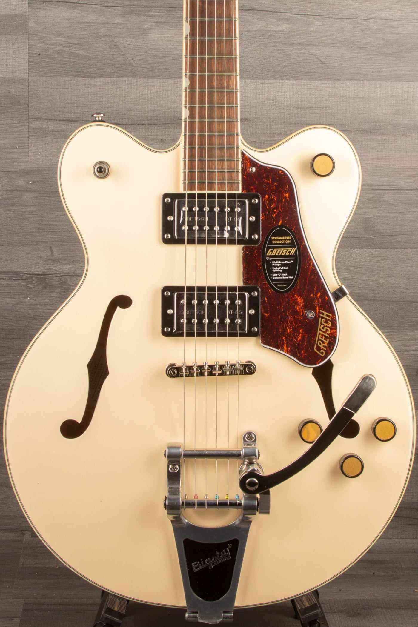 Gretsch G2622T Streamliner™ Center Block Double-Cut with Bigsby®, Laurel Fingerboard, Broad’Tron™ BT-3S Pickups, Vintage White