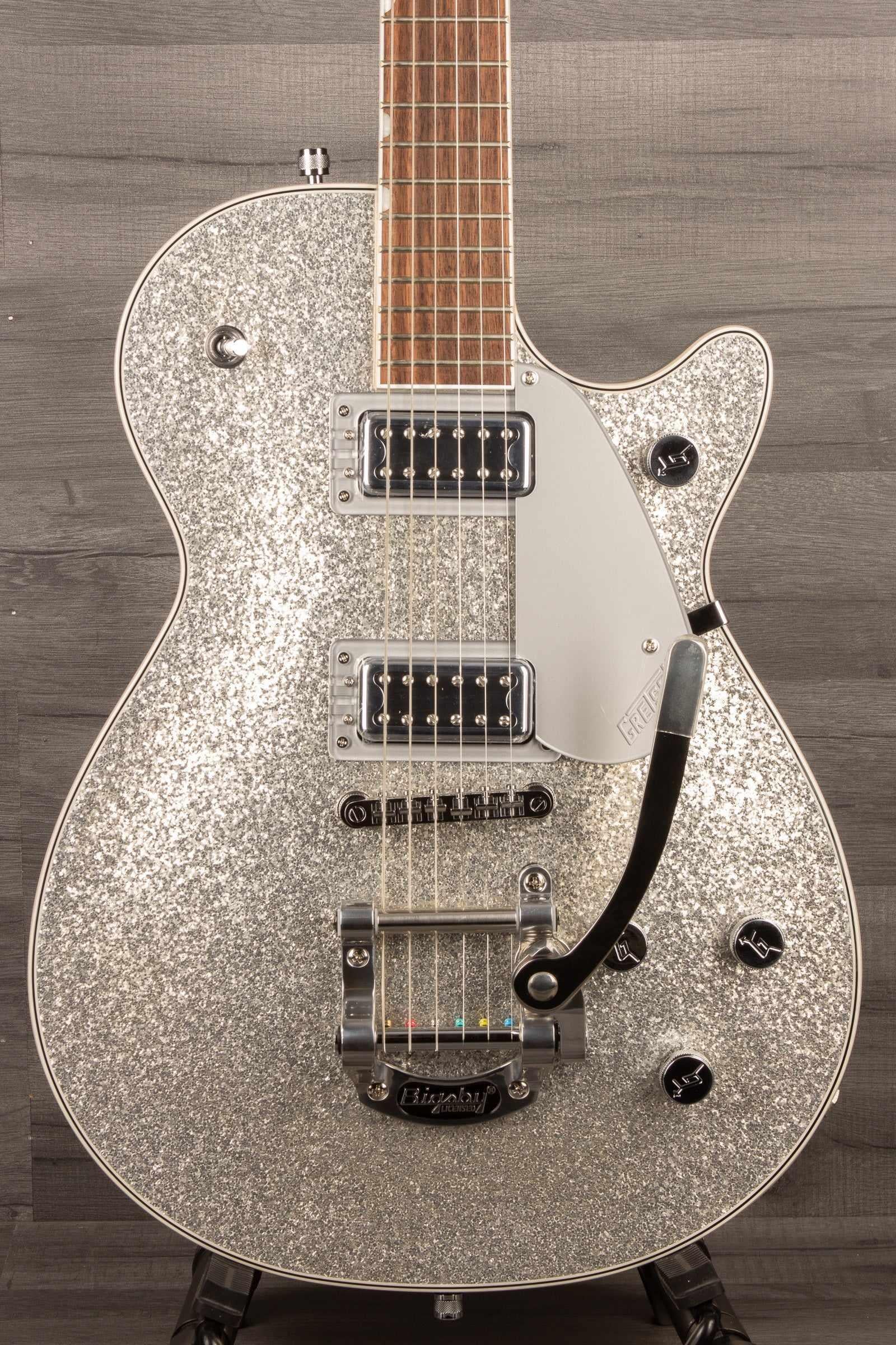 Gretsch G5230T Electromatic Sparkle Jet in Silver Sparkle finish with Bigsby and Laurel Fingerboard.