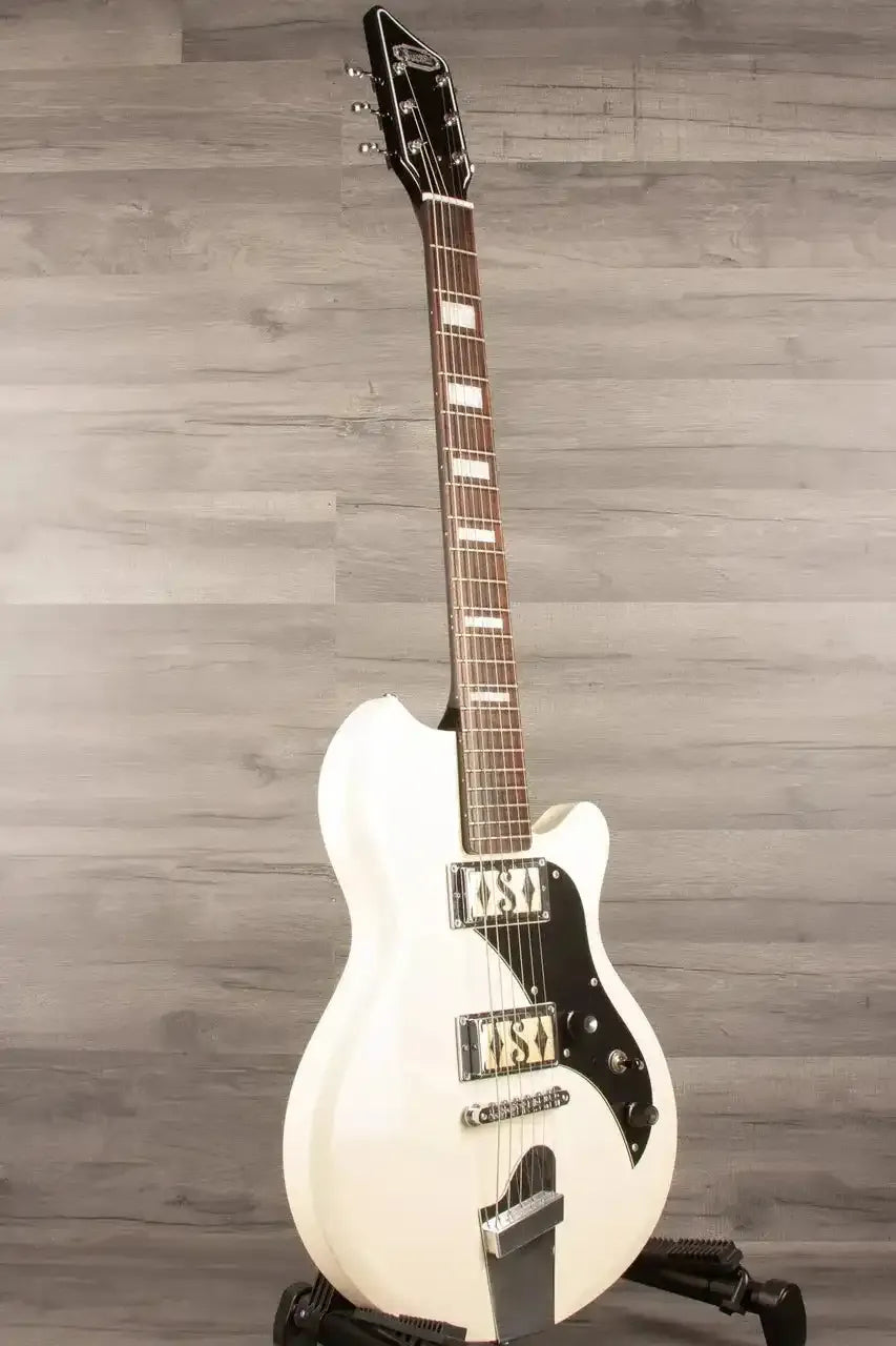 USED. - Supro Jamesport Electric Guitar including hard case - MusicStreet