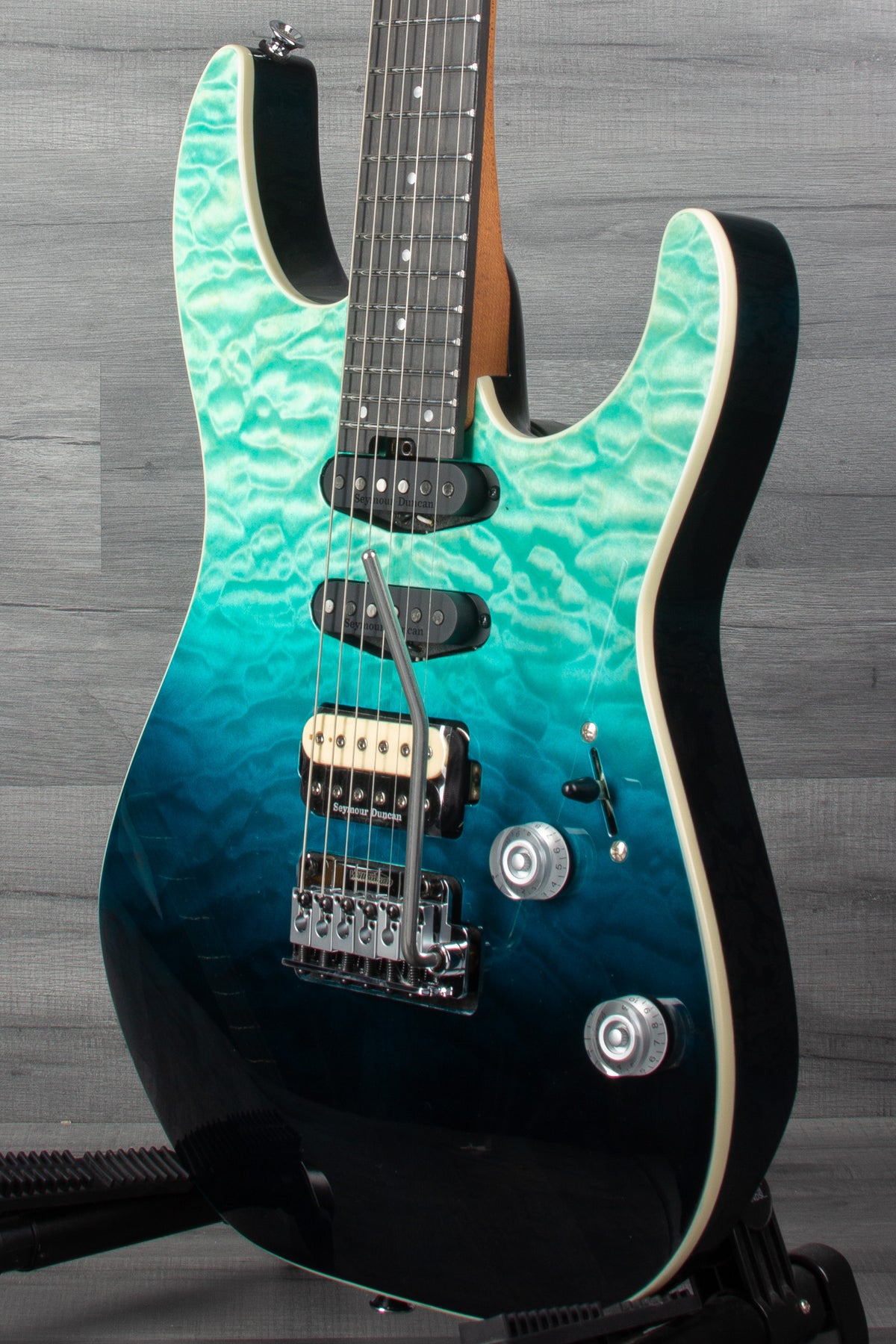Charvel Pro-Mod Plus Dinky DK24 HSS 2PT EB QM with Ebony Fingerboard - Blue Curaçao