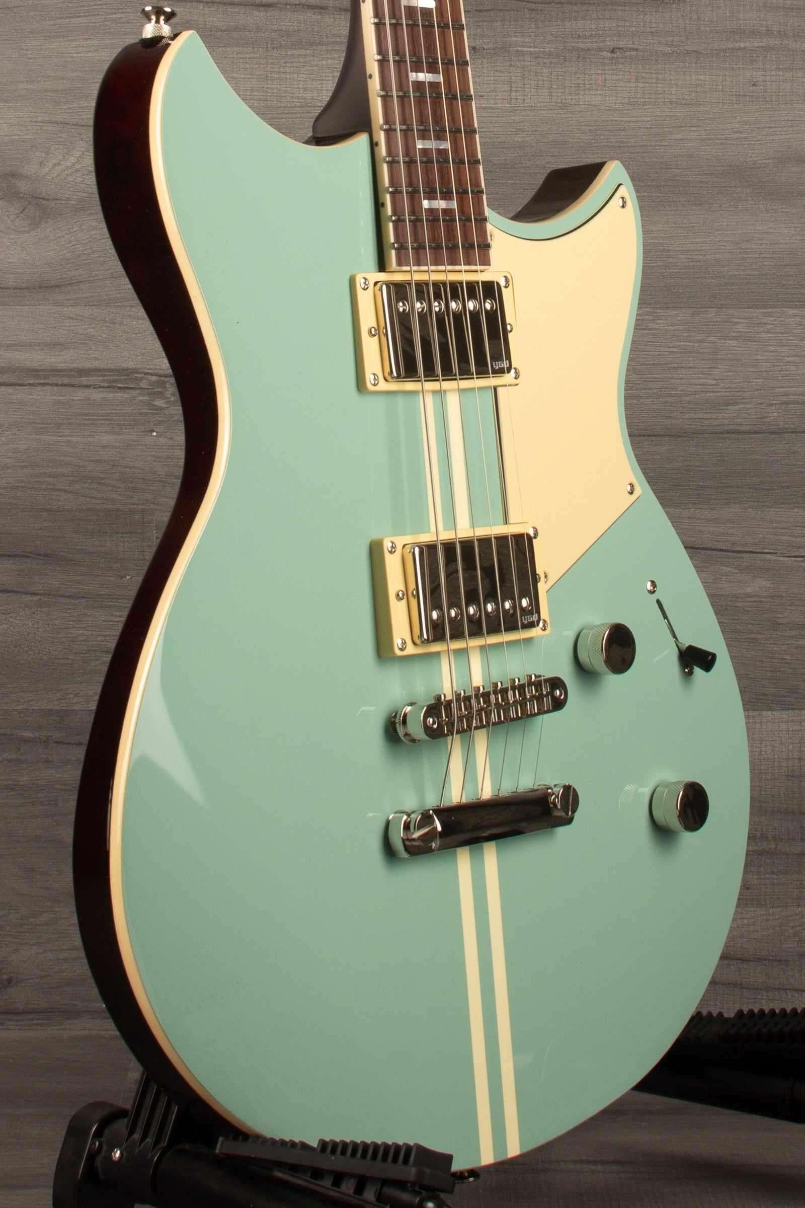 Yamaha RSS20 Revstar -Sonic Blue, featuring unique body shape and Alnico Humbuckers.