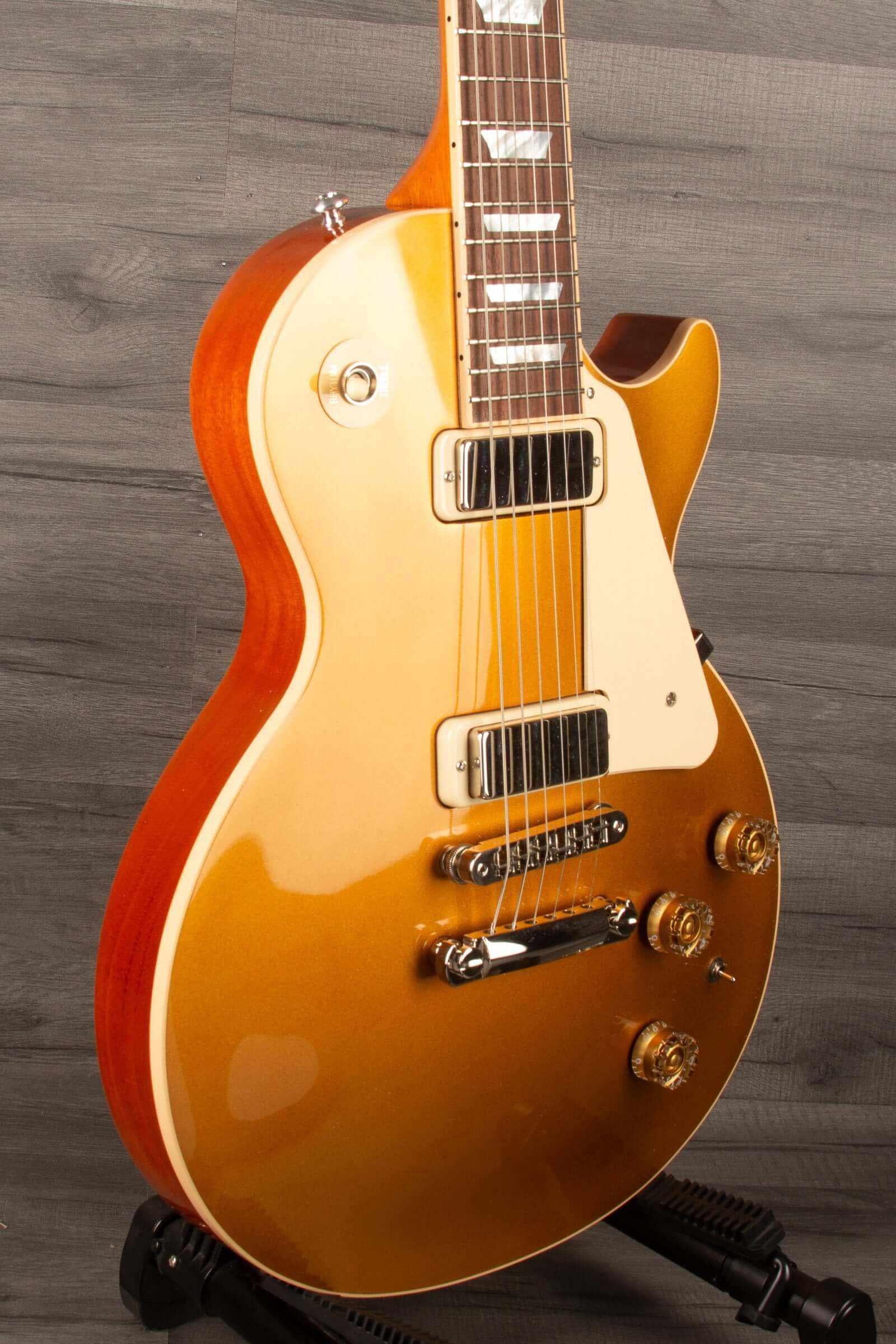 USED - Gibson 2015 Les Paul Deluxe Gold top in exceptional condition with original case and G FORCE™ tuning system.