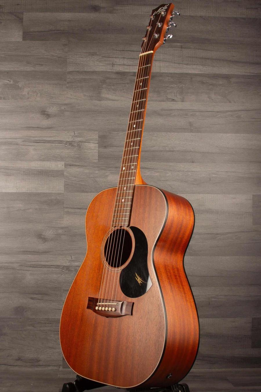 Used Maton M808 acoustic guitar in excellent condition with a Sapele body and hard case.