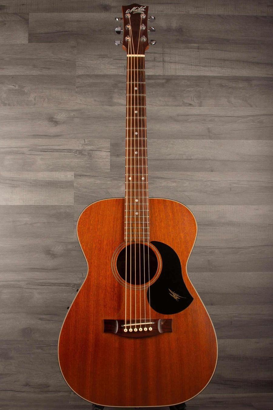 Used Maton M808 acoustic guitar in clean condition with hard case, featuring Sapele wood for rich tonal depth.