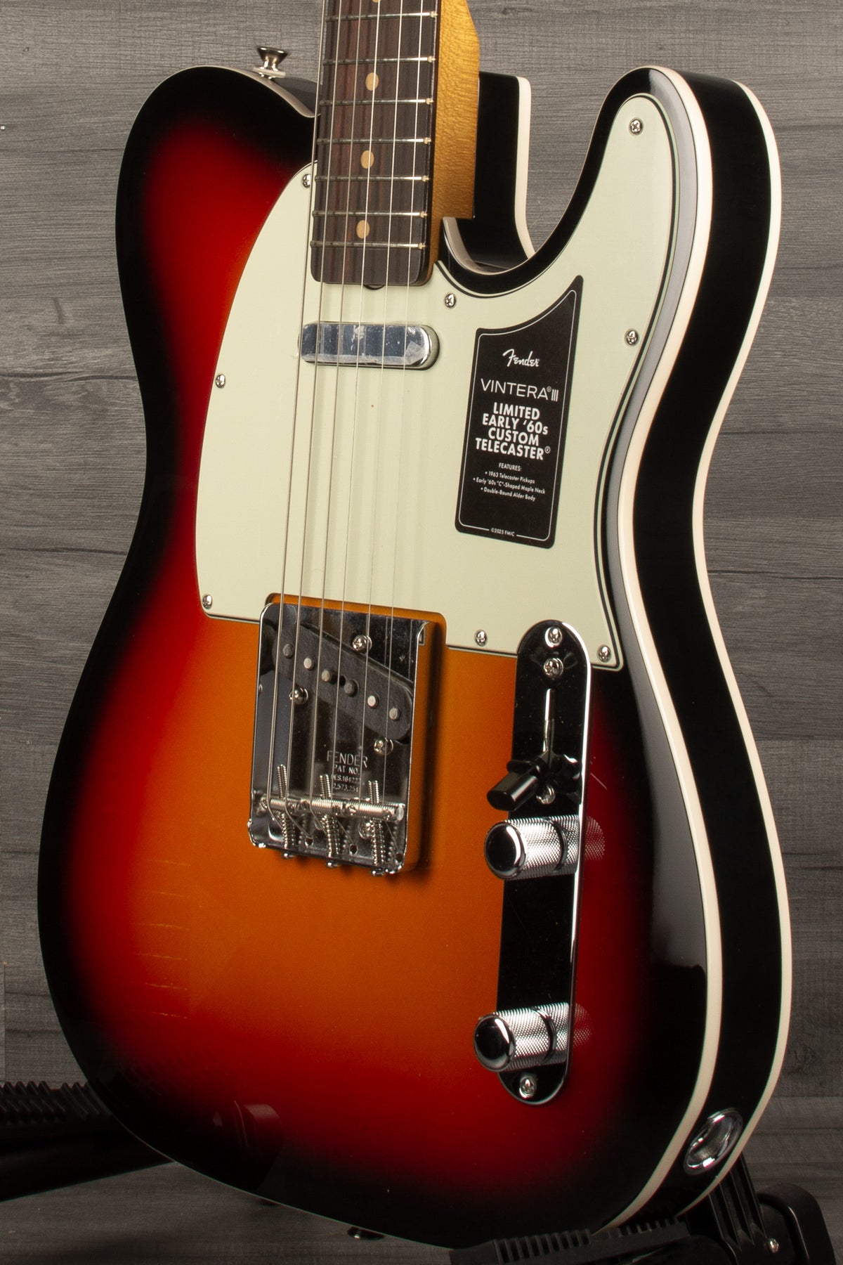 Fender Limited Edition Telecaster Vintera III Early '60s Custom Rosewood Fingerboard 3-Color Sunburst