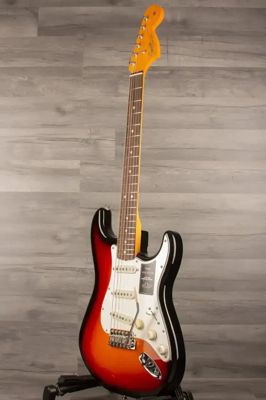 Fender Vintera® III Late '60s Stratocaster®, Rosewood Fingerboard, 3 Tone Sunburst - MusicStreet