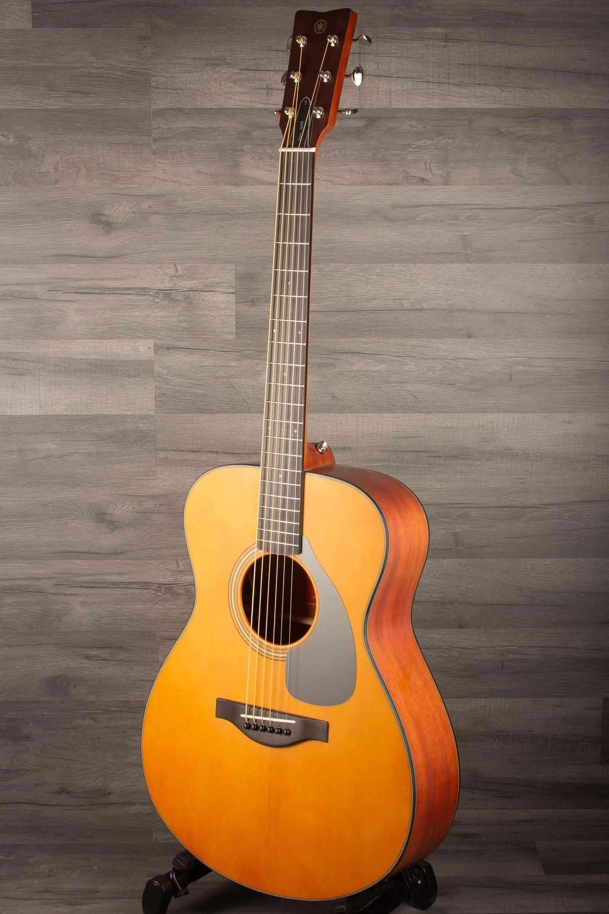 Yamaha FSX3 II Electro Acoustic guitar with mahogany and sitka spruce for balanced tone and vintage aesthetics.