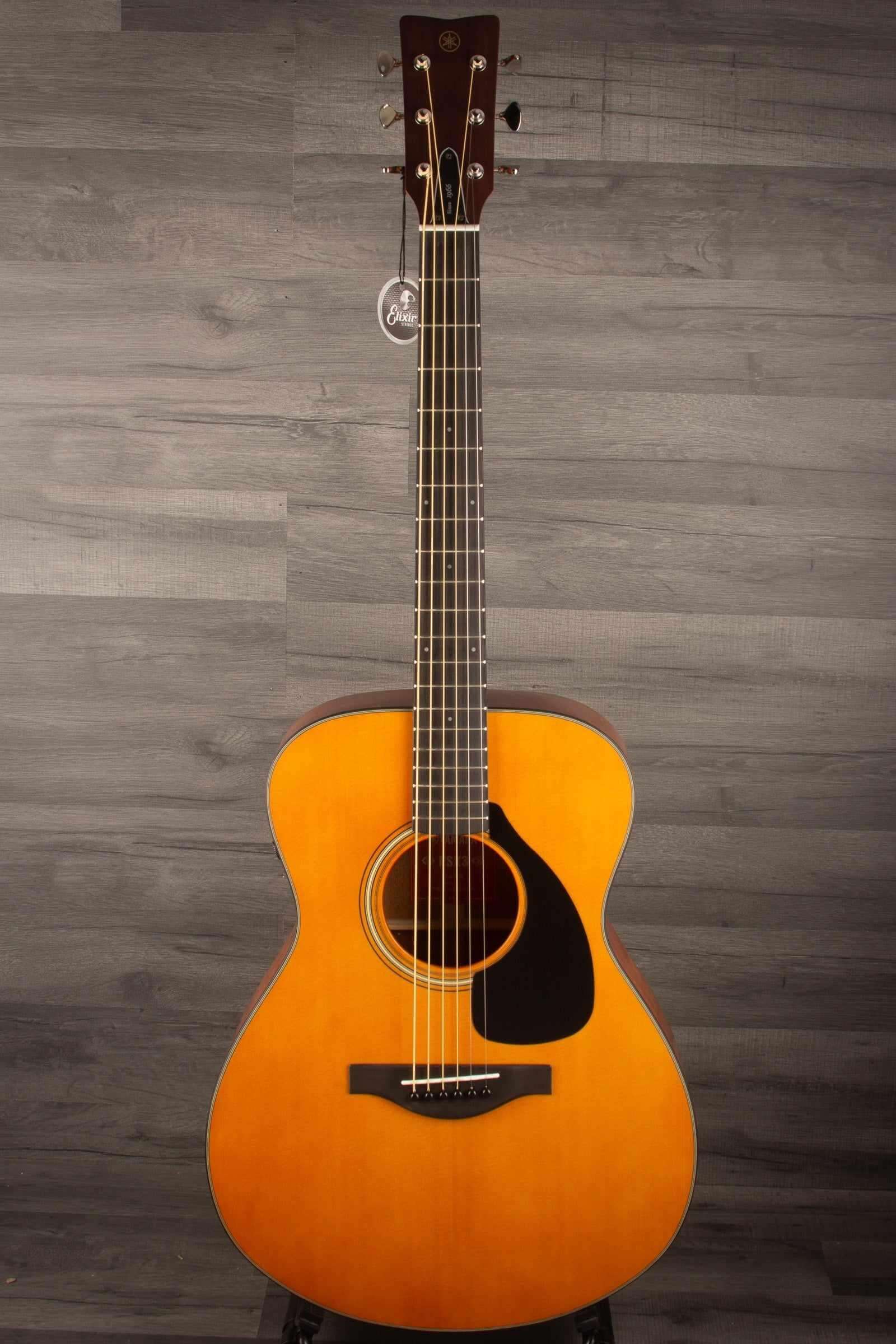 Yamaha FSX3 II electro acoustic guitar showcasing its mahogany and sitka spruce design and 1960s aesthetics.
