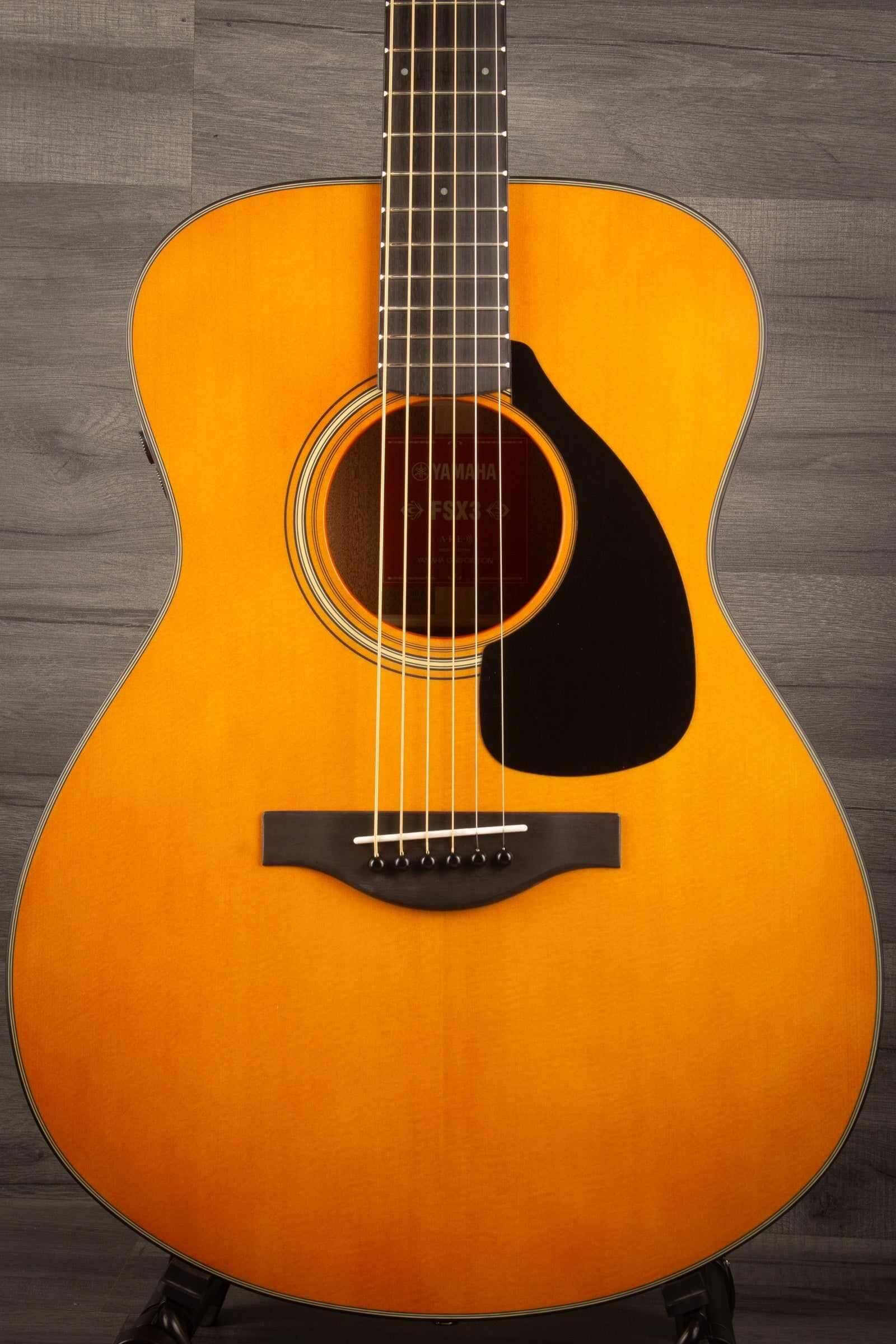 Yamaha FSX3 II Electro Acoustic guitar body with mahogany and sitka spruce construction.