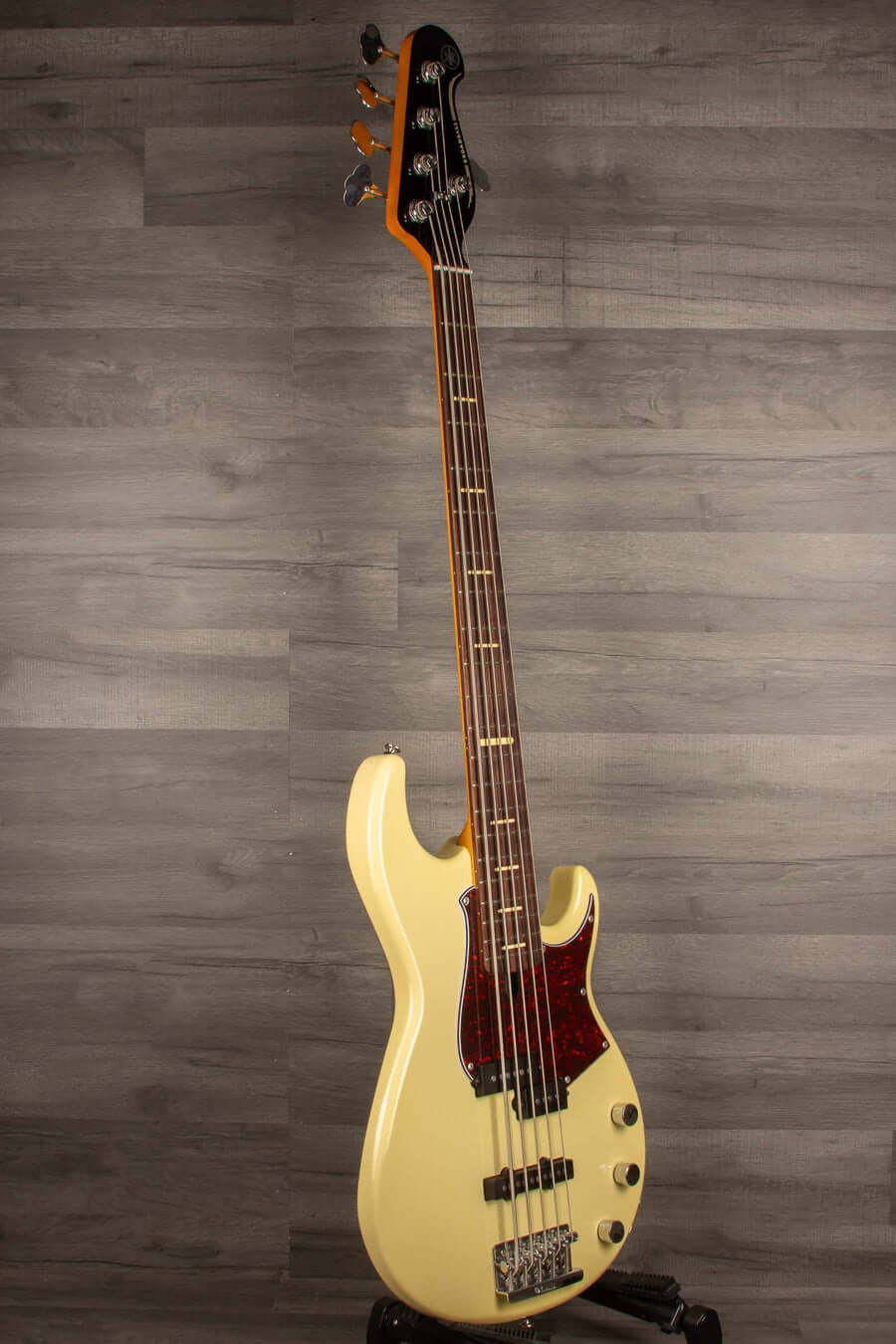 Yamaha BB P35 Pro Series 5-String Bass Guitar In Vintage White