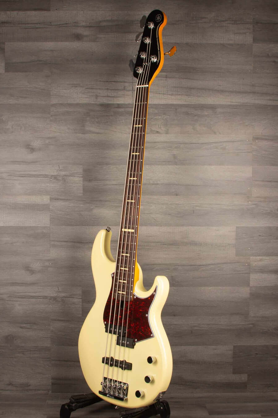 Yamaha BB P35 Pro Series 5-String Bass Guitar In Vintage White