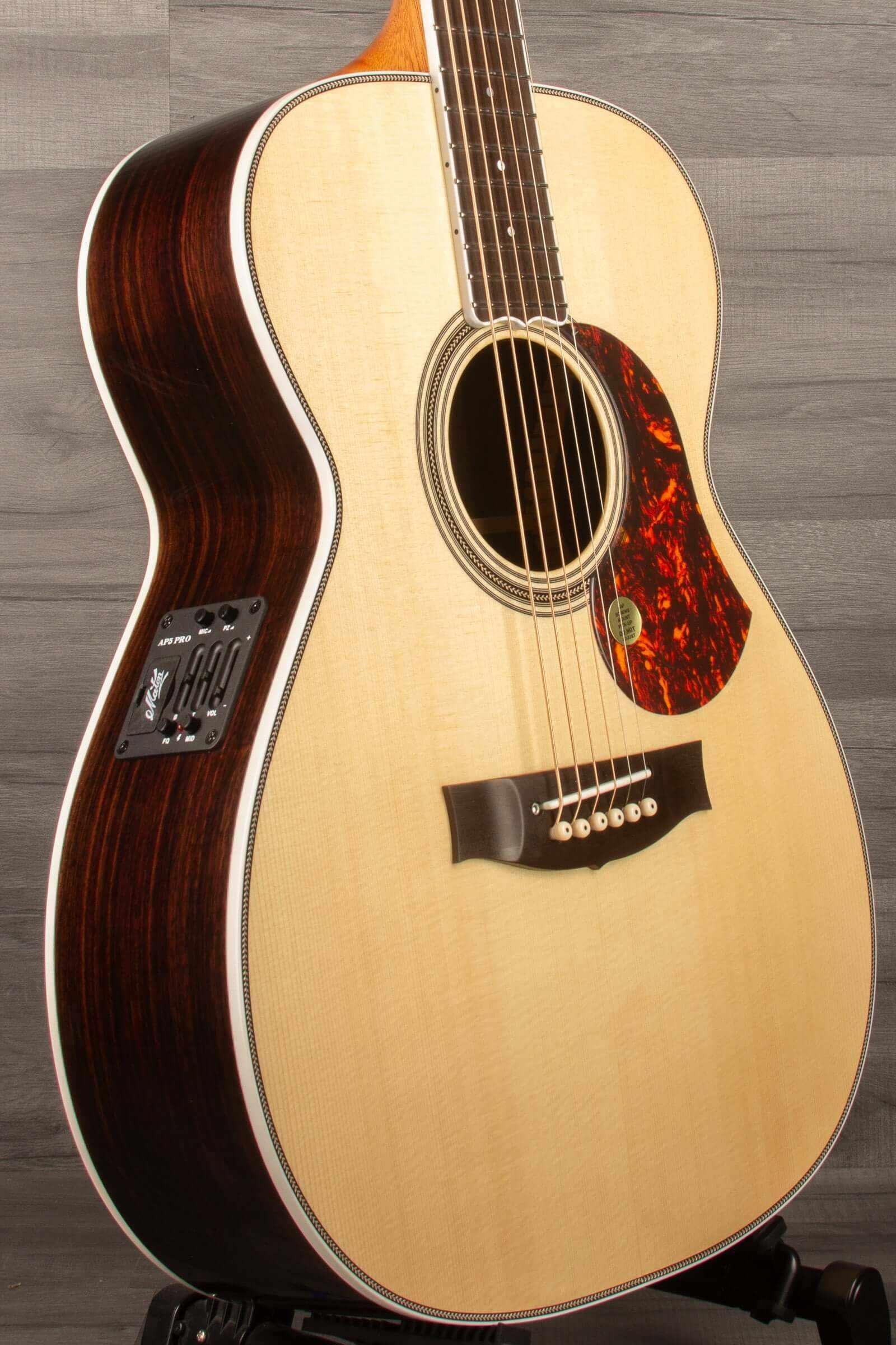Maton Masterbuilt Classic