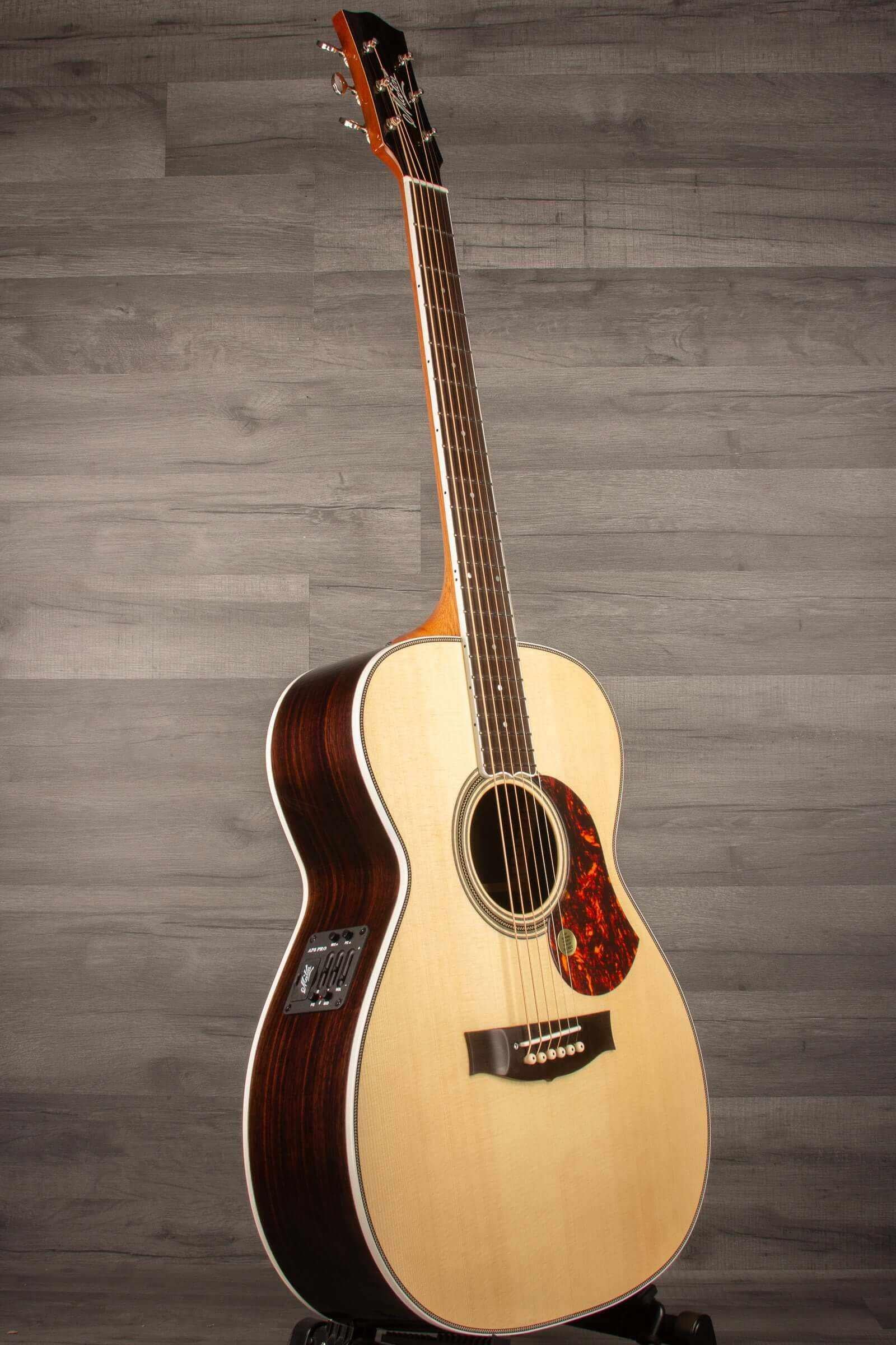 Maton Masterbuilt Classic