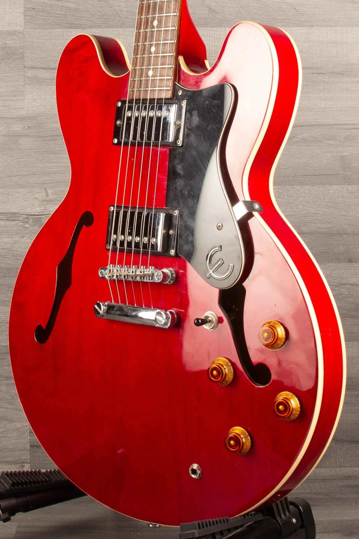 USED - Epiphone ES-335 Electric Guitar - Cherry inc Gator hard case - MusicStreet