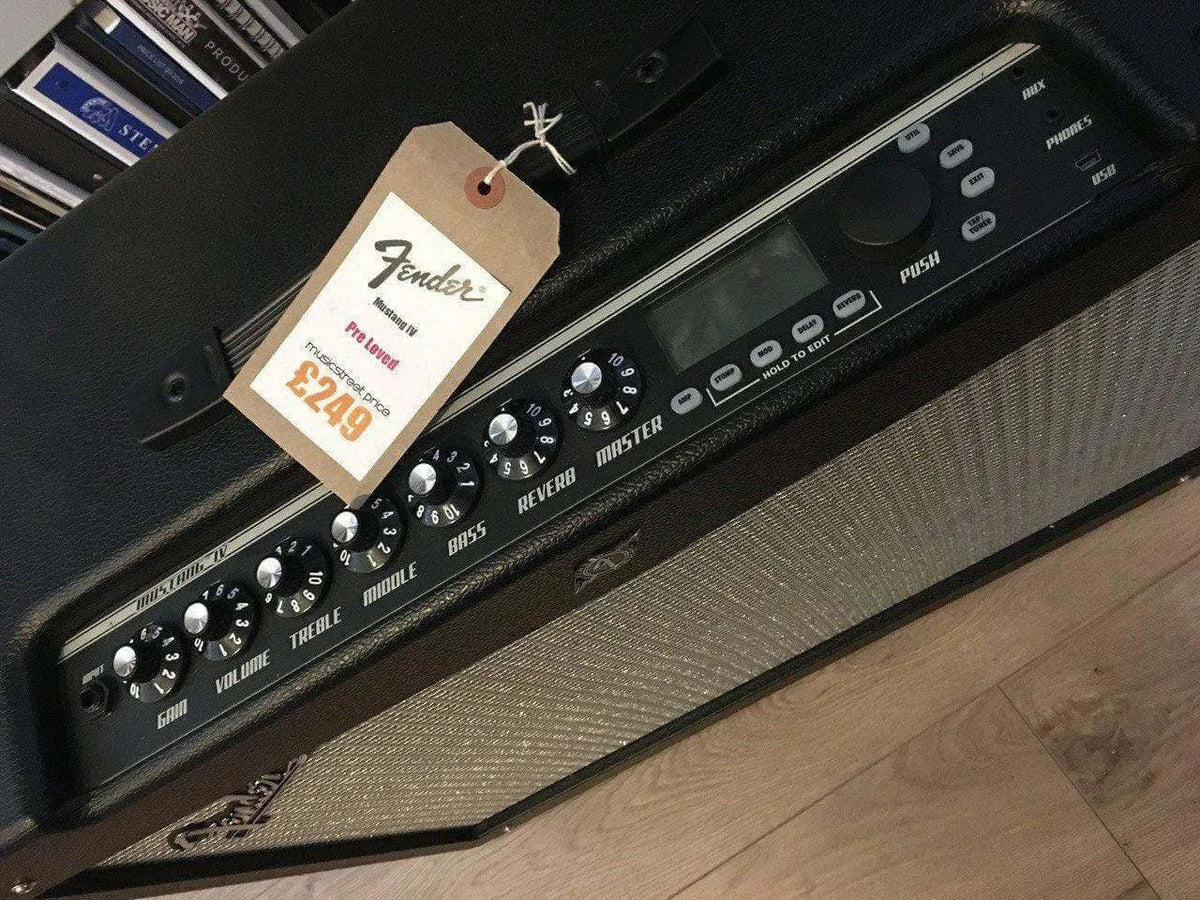 USED - Fender Mustang Iv (V2) Guitar Amplifier Inc Foot Controllers