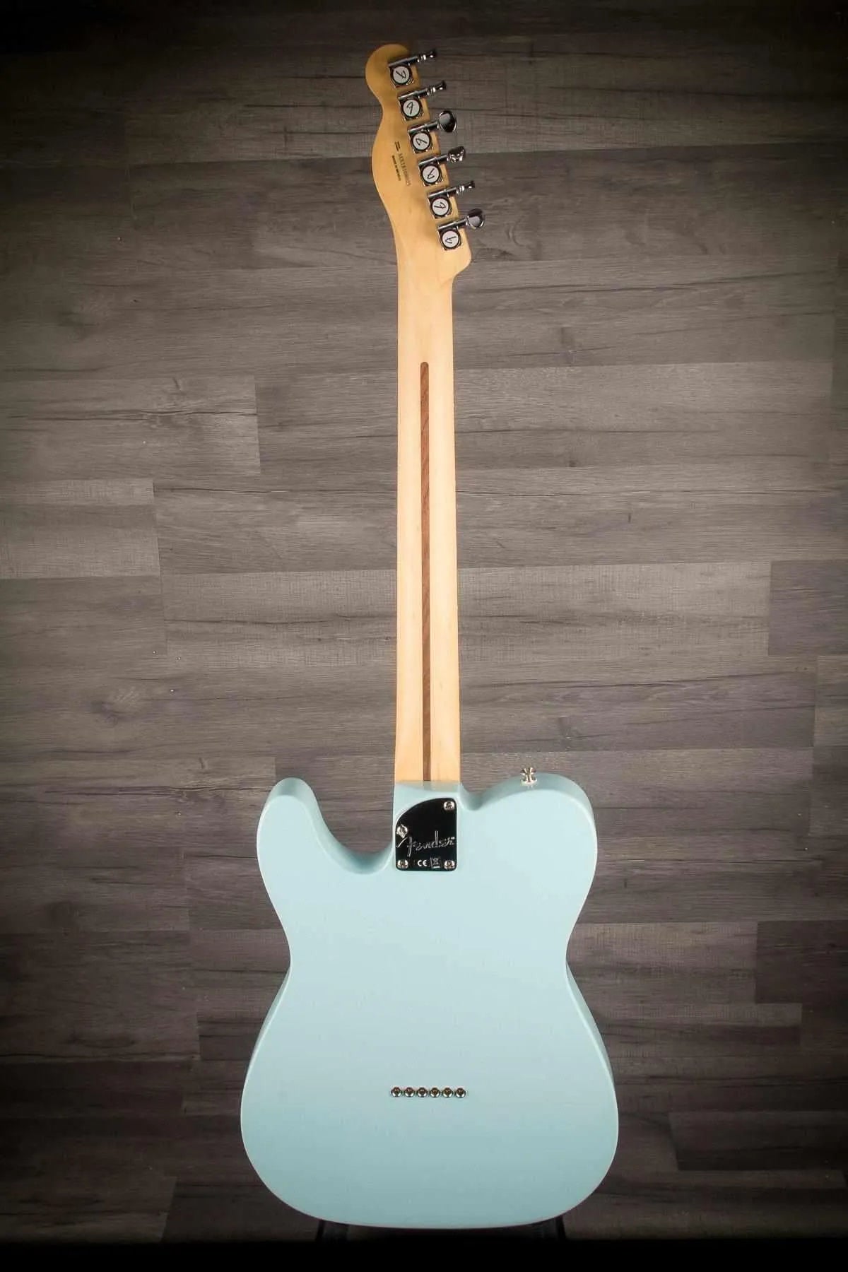 Fender Deluxe Nashville Telecaster in Daphne Blue