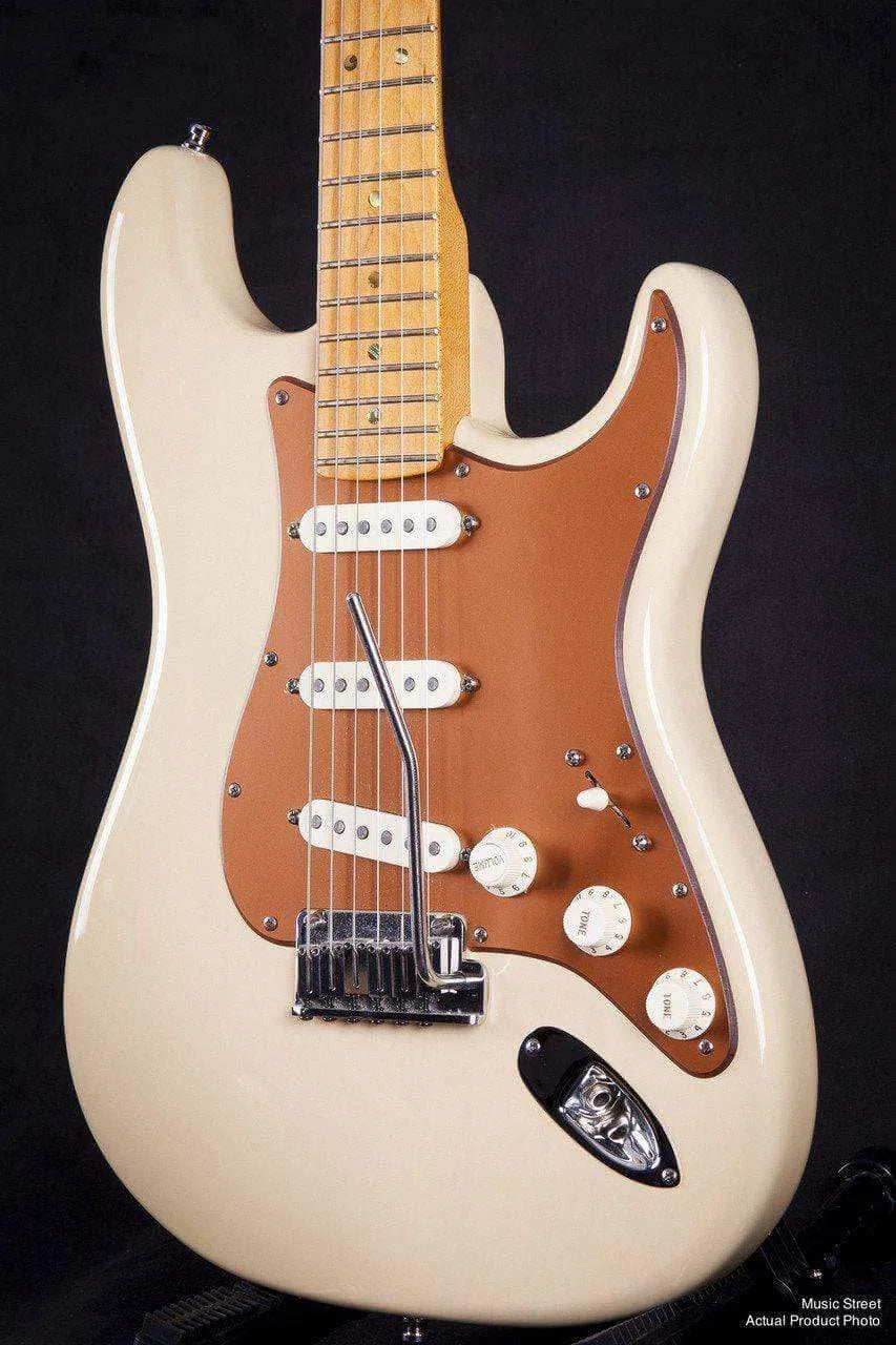 USED - Fender 2004 American Deluxe Stratocaster, White Blonde
