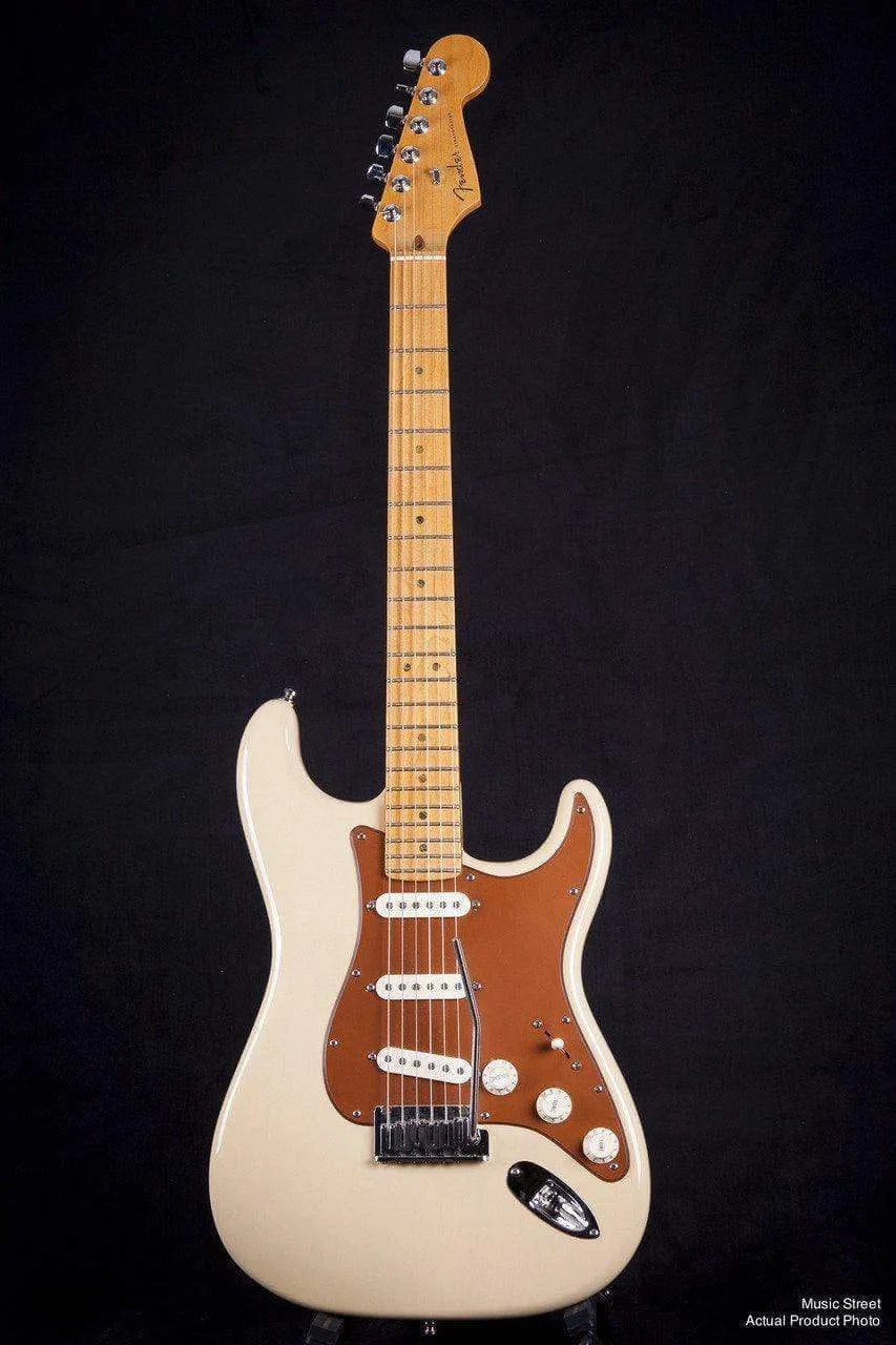 USED - Fender 2004 American Deluxe Stratocaster, White Blonde