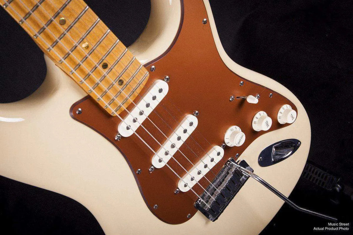 USED - Fender 2004 American Deluxe Stratocaster, White Blonde