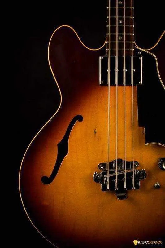 USED - 1967 Gibson Eb2 Sunburst With Case