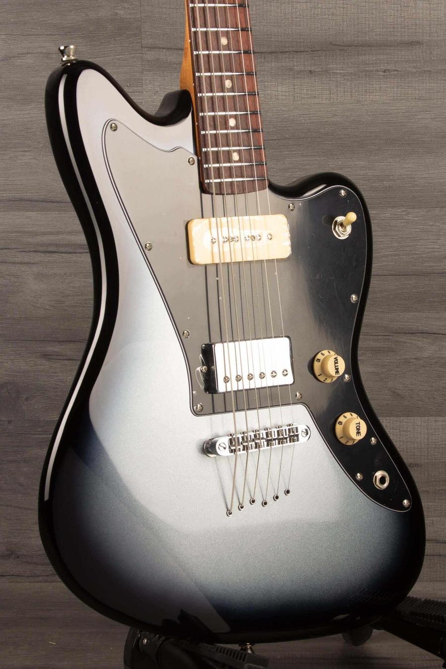 USED - Jet JJ350 Baritone Guitar in Moonburst finish, showcasing superb condition and extended 27" scale for rich tones.