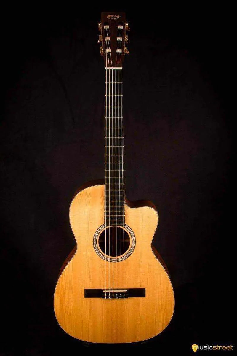 USED - Martin 000C Nylon Electro with hard case