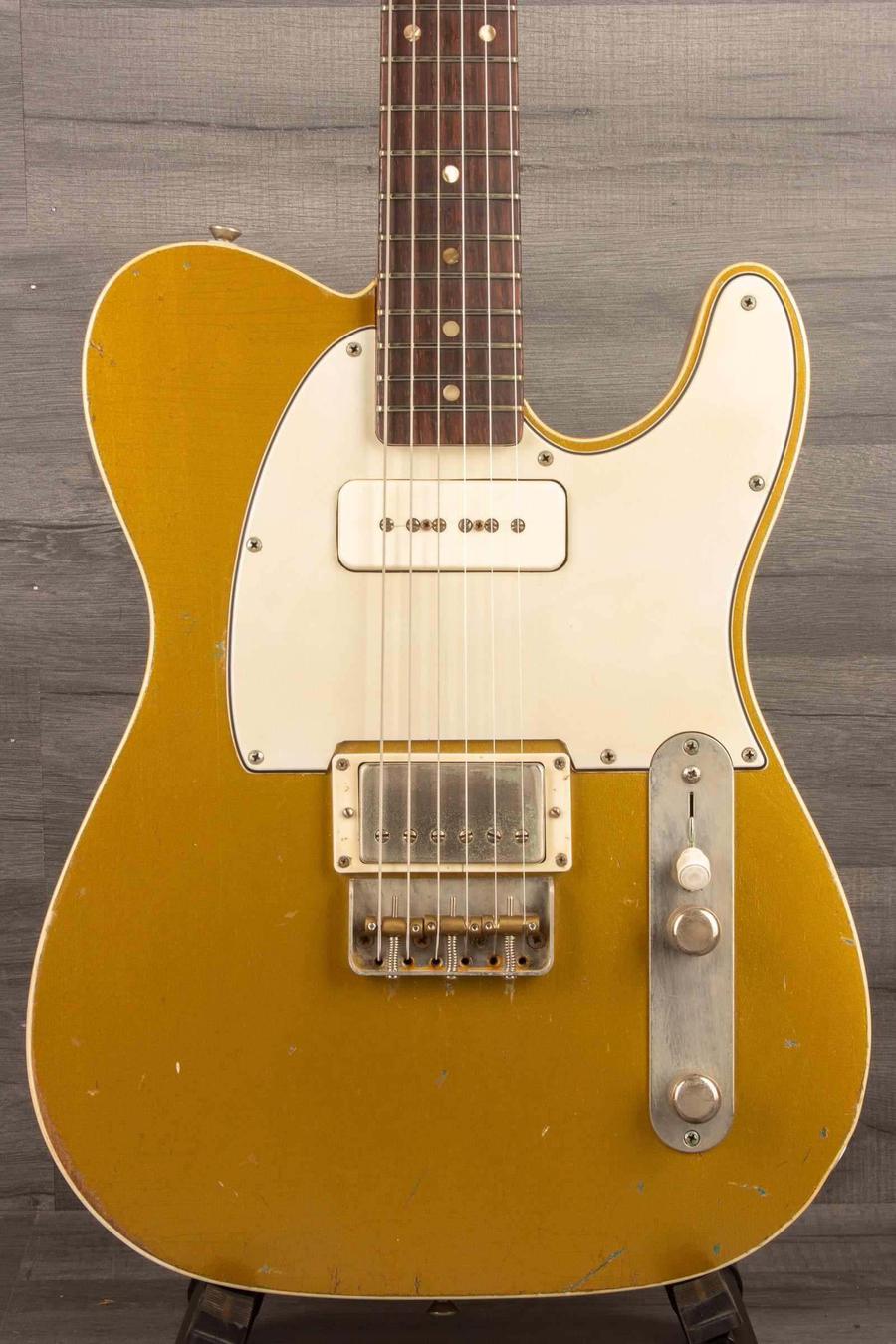 Regent 7 - Duophonic All Gold electric guitar featuring a vintage look, rosewood board, and P90/PAF pickups.