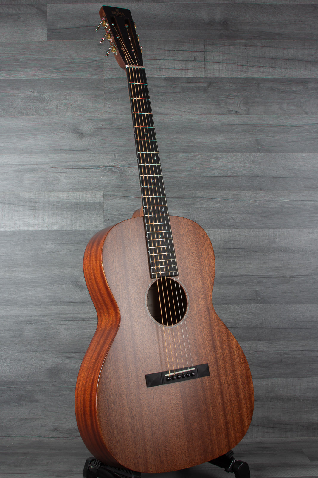 Sigma 000M-15S