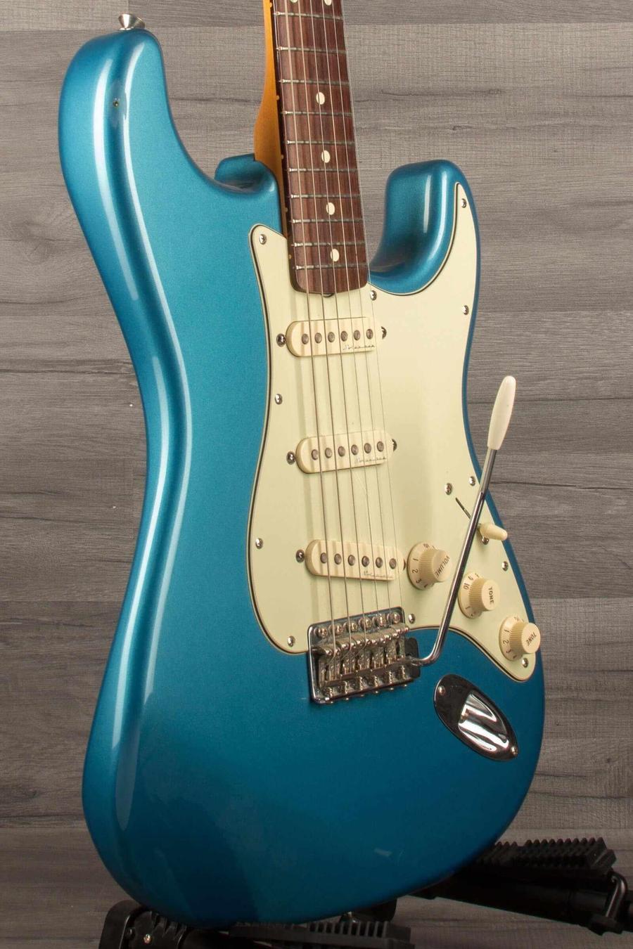 USED - Fender 2006 Classic series 60's Stratocaster, Lake Placid Blue (with noiseless pickups) - MusicStreet