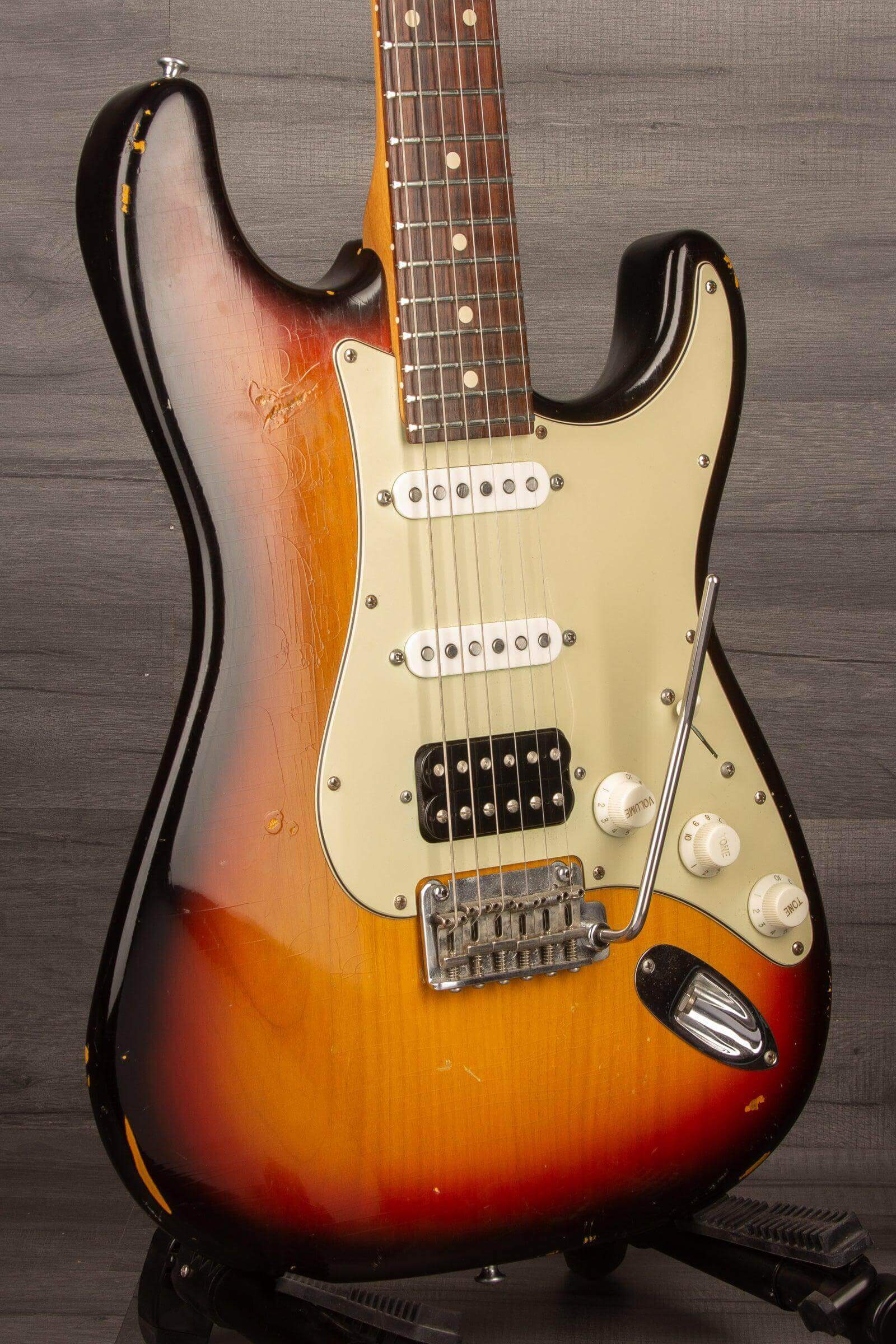 USED - Suhr Classic Antique HSS - 3 Tone Sunburst relic