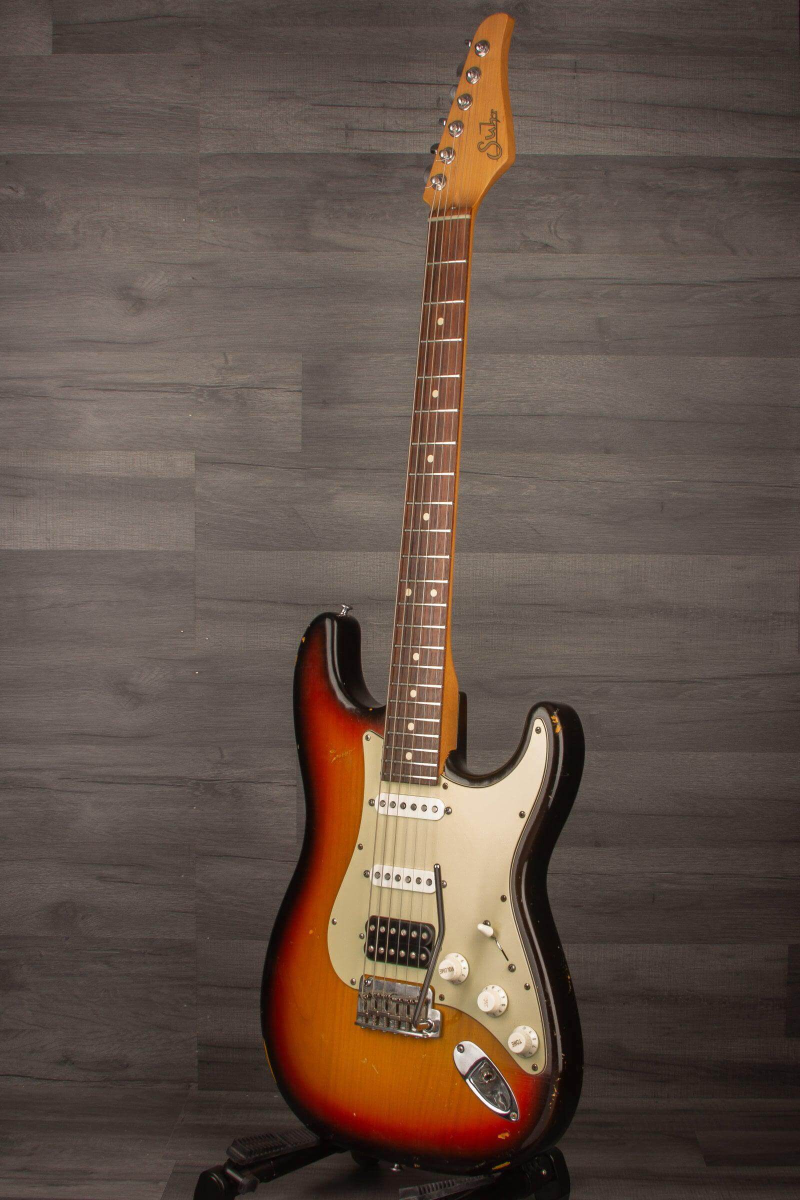 USED - Suhr Classic Antique HSS - 3 Tone Sunburst relic