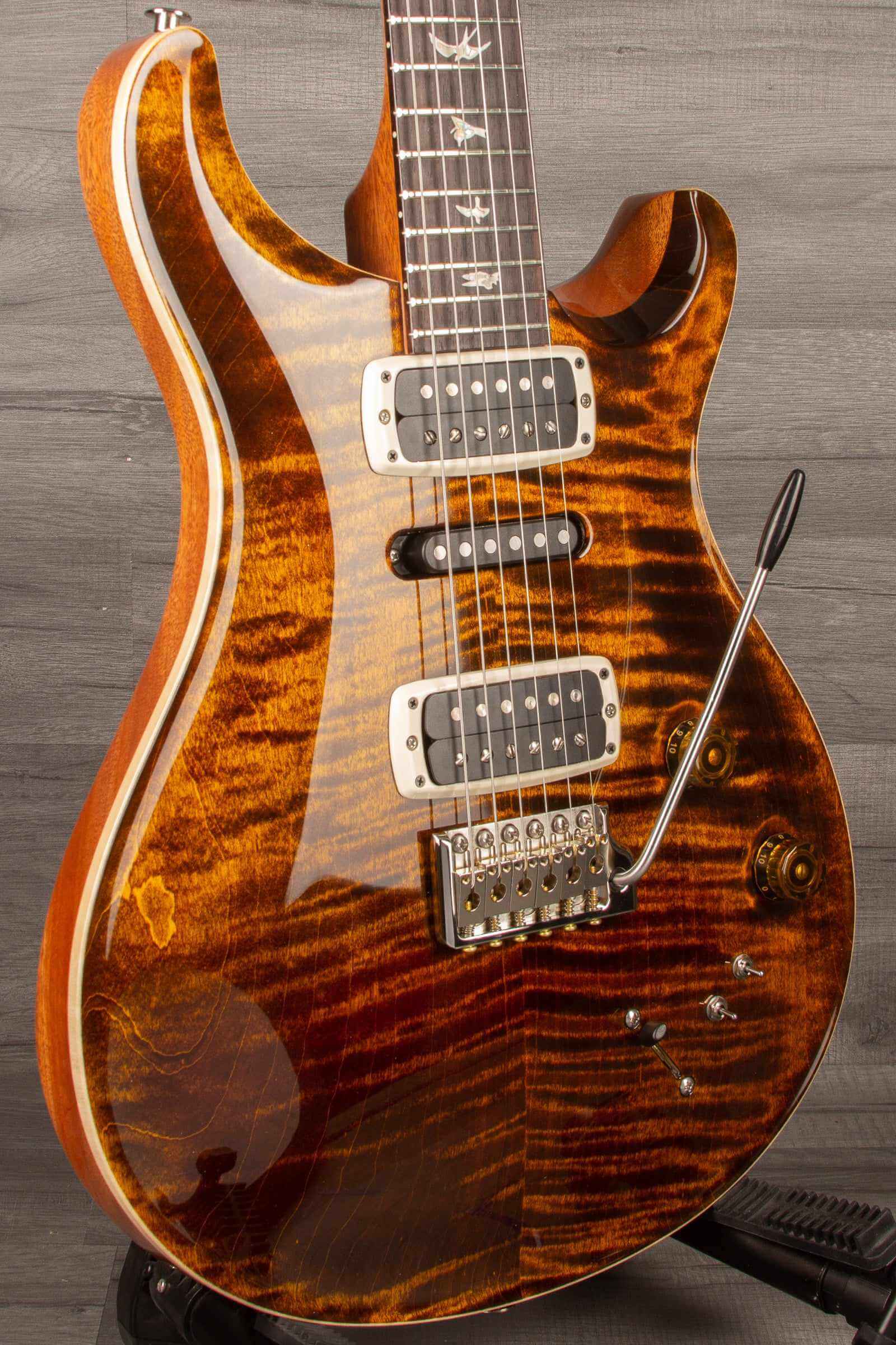PRS Modern Eagle V - Yellow Tiger s#0357146