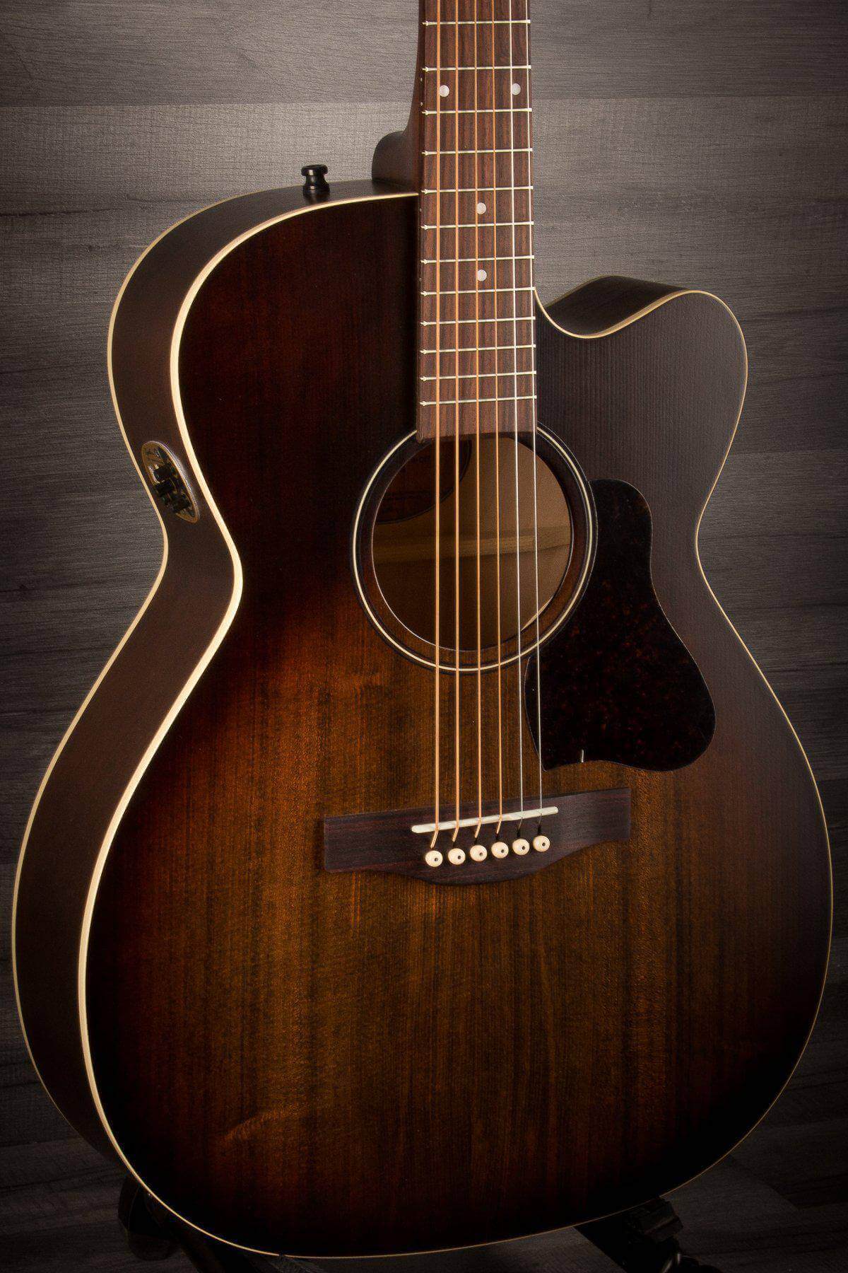 Art & Lutherie Legacy Bourbon Burst CW QIT - Acoustic Guitar