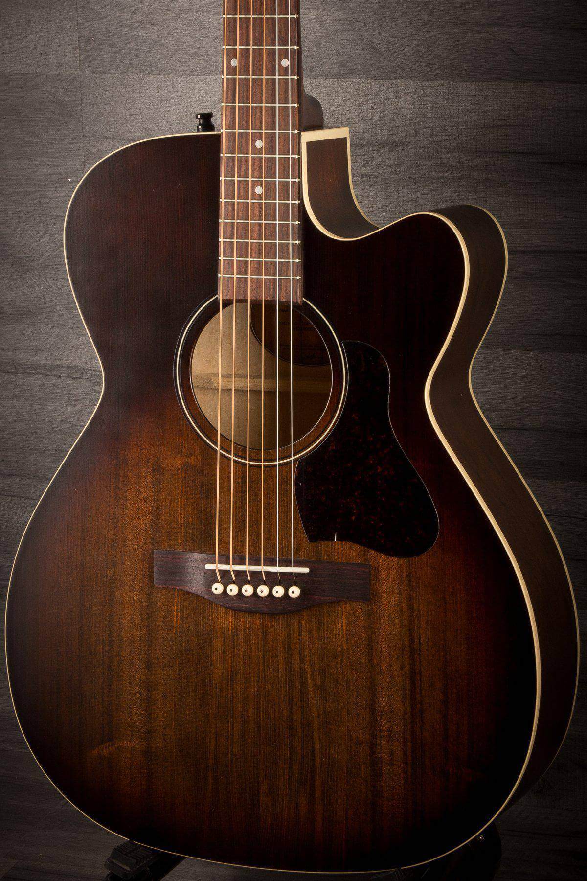 Art & Lutherie Legacy Bourbon Burst CW QIT - Acoustic Guitar