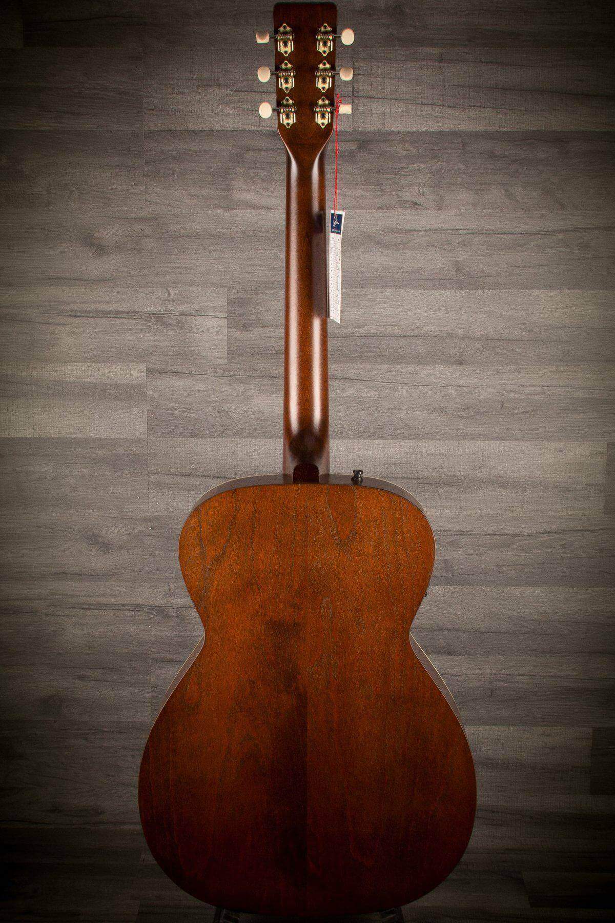 Art & Lutherie Legacy Bourbon Burst Q1T - MusicStreet