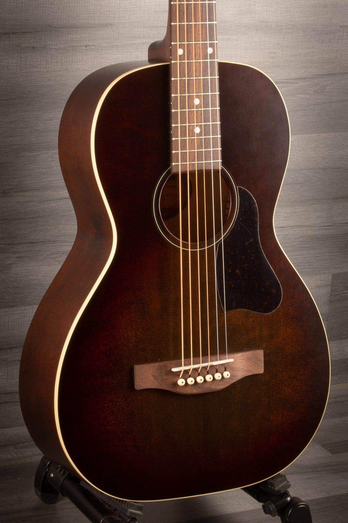 Art & Lutherie Roadhouse Bourbon Burst - MusicStreet