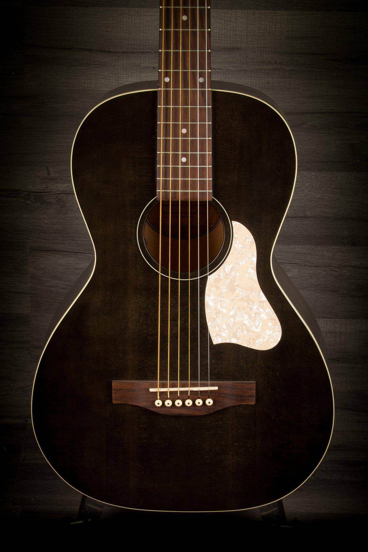 Art & Lutherie Roadhouse - Faded Black