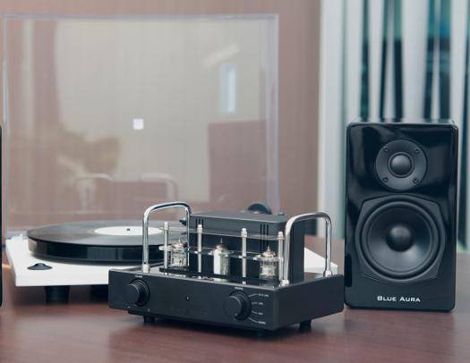 Blue Aura V32 Hybrid Valve Amplifier - MusicStreet