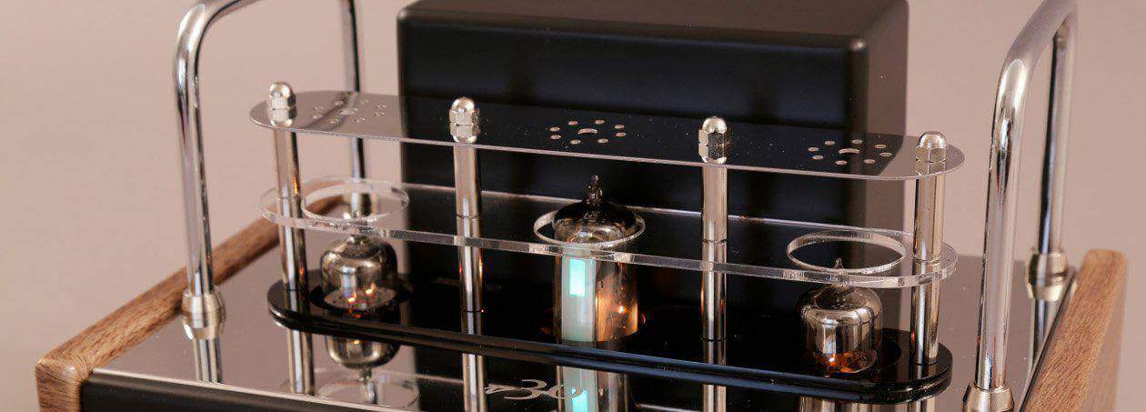 Blue Aura V30I Hybrid Valve Amplifier / Speaker System