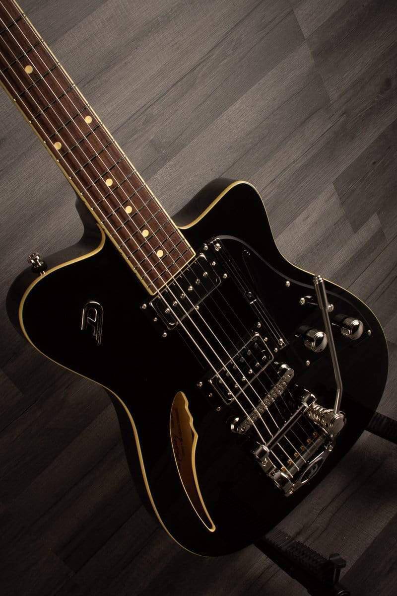 Duesenberg Caribou In Black With Hard Case - MusicStreet