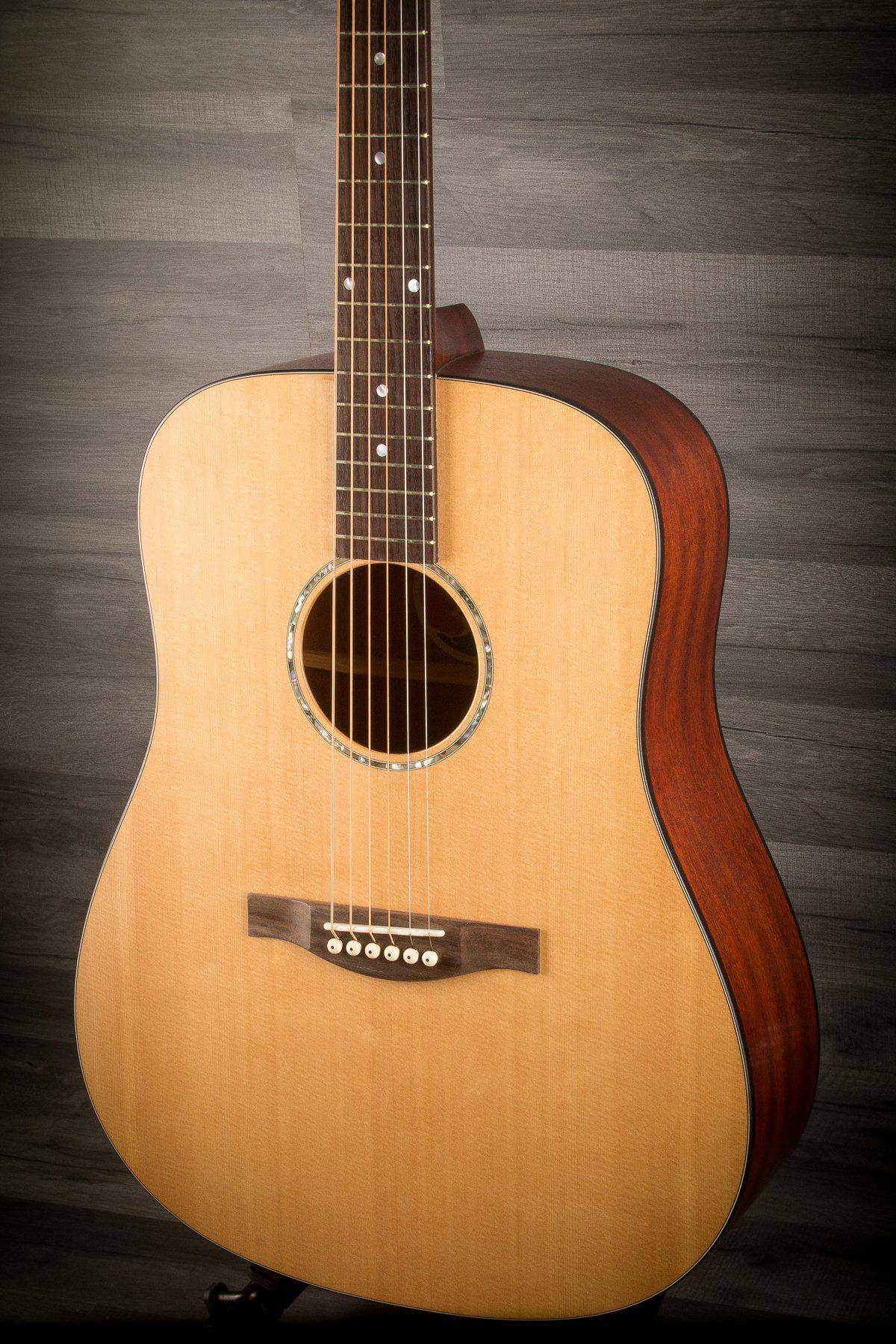 Eastman PCH1-D - Solid Sitka Spruce top